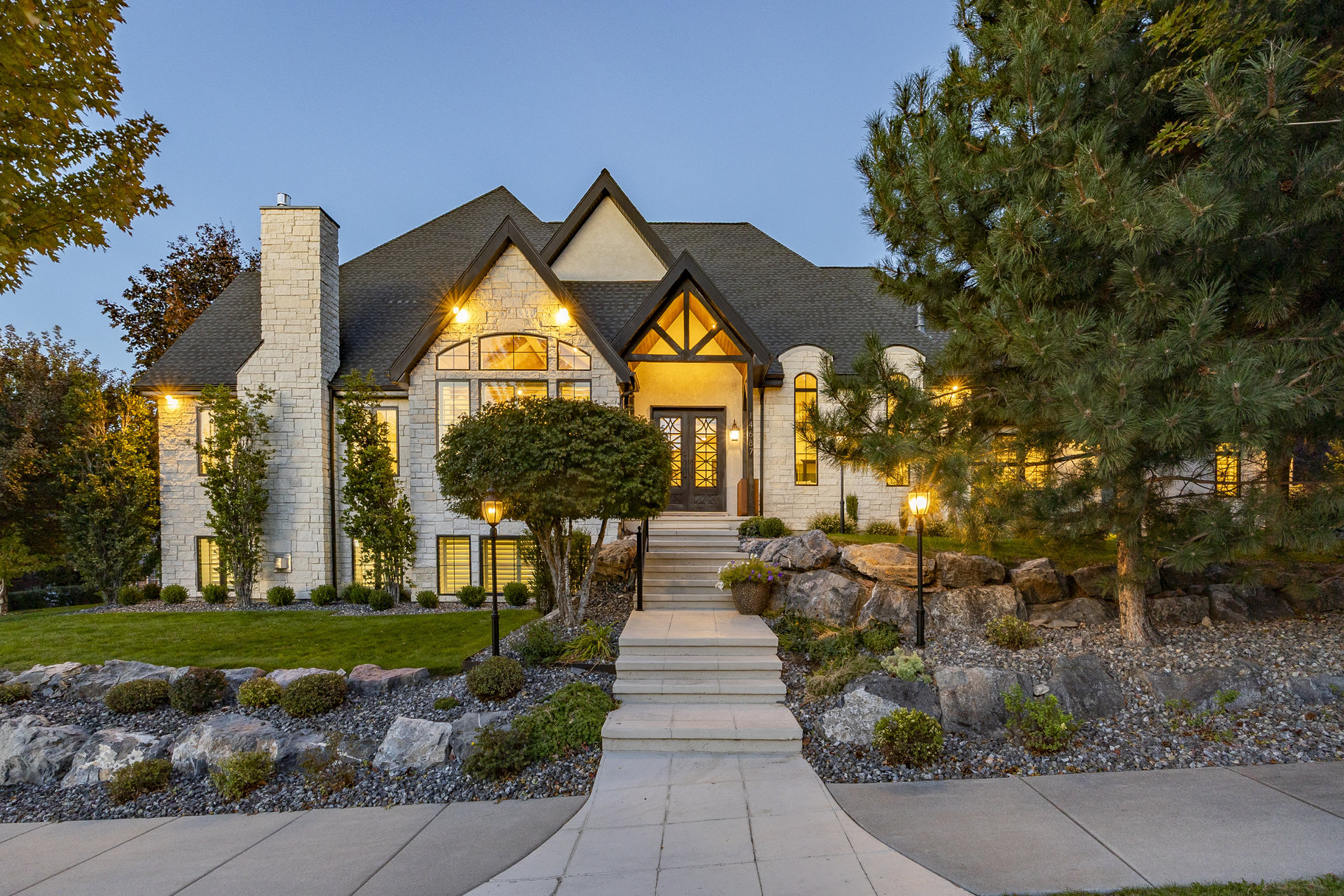 14687 S Nestled Cove