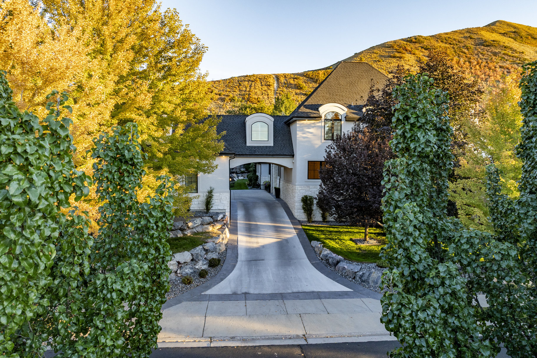 14687 S Nestled Cove