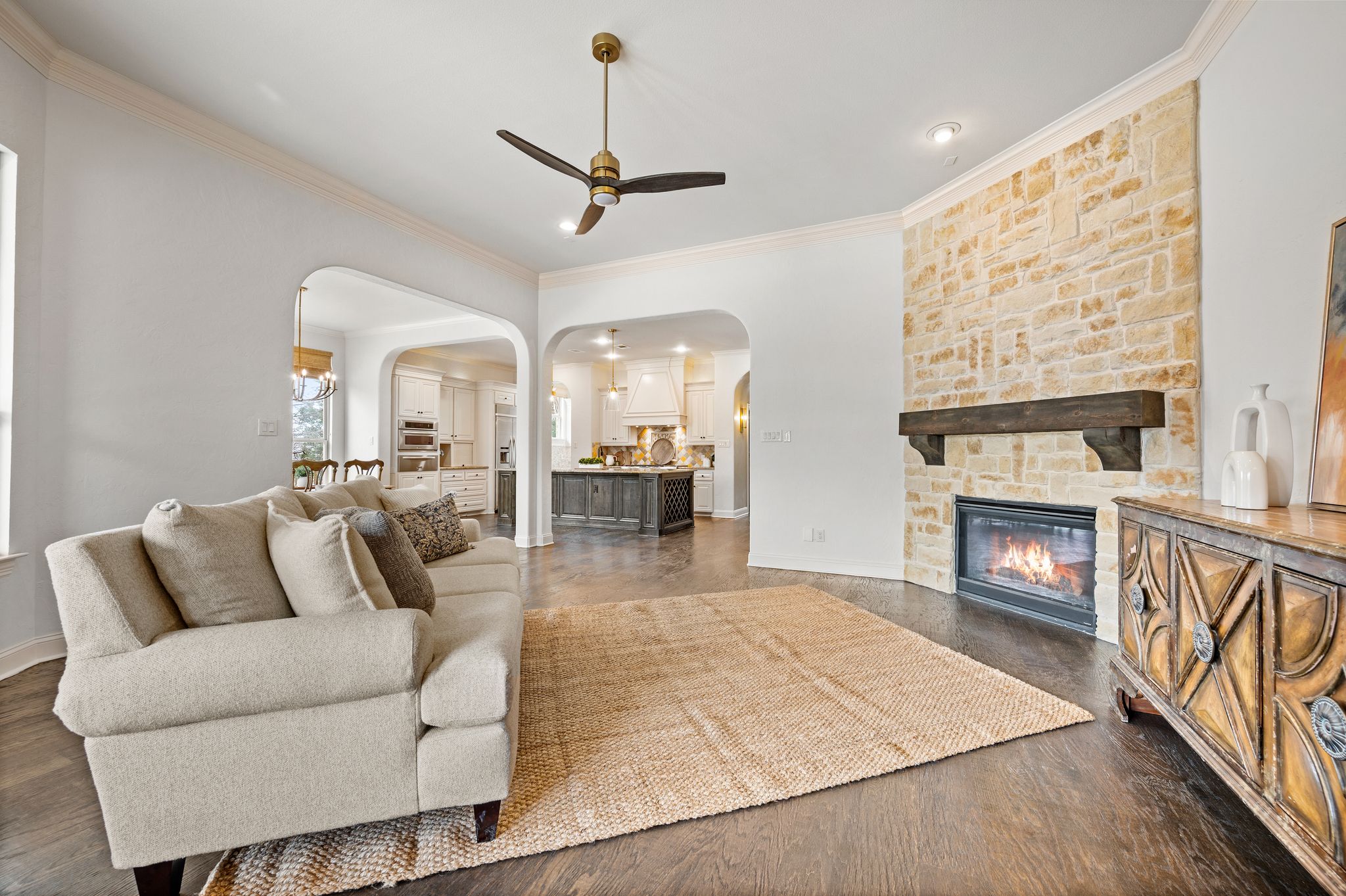 5803 Chalford Common 
