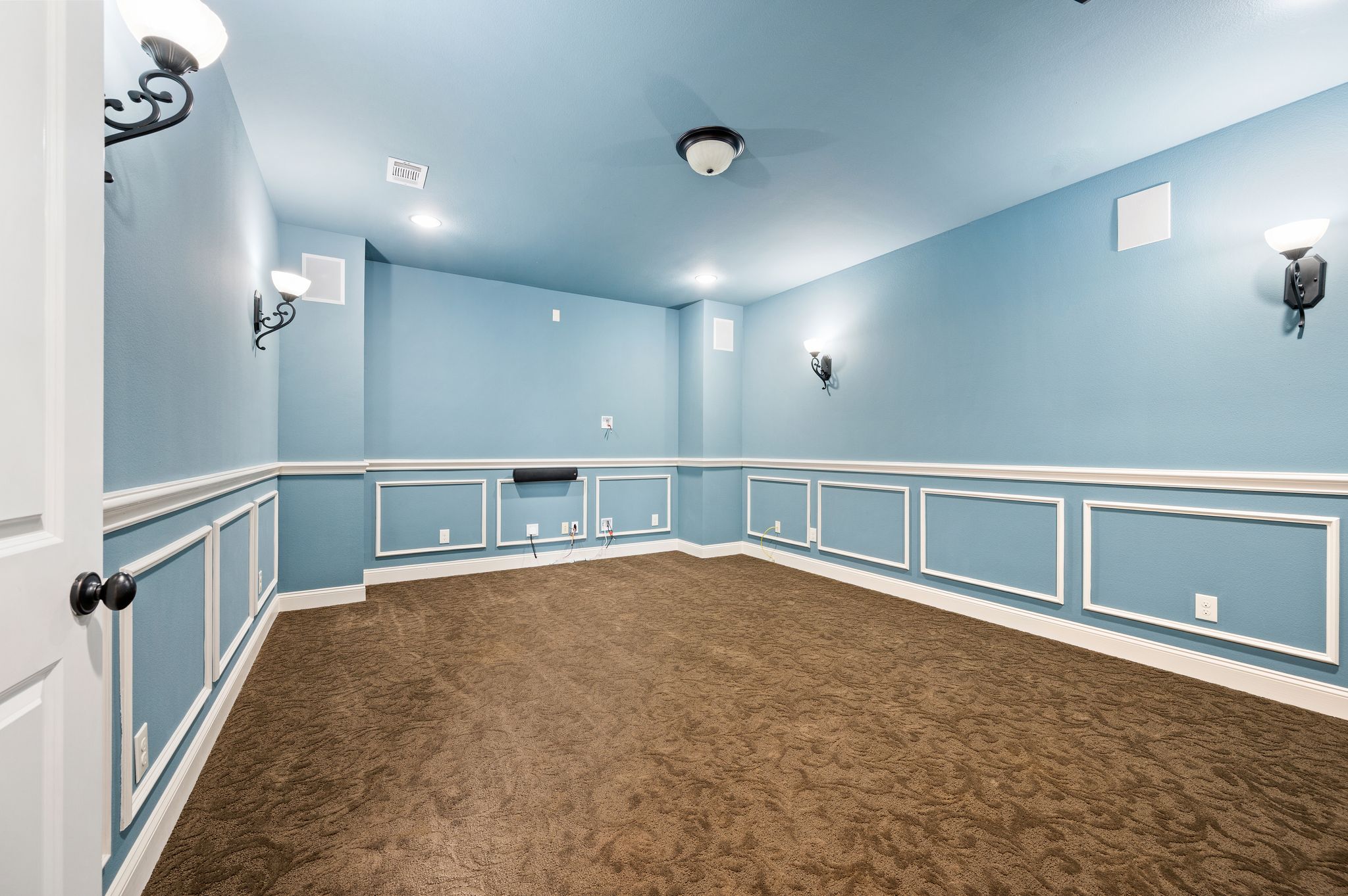 5803 Chalford Common 