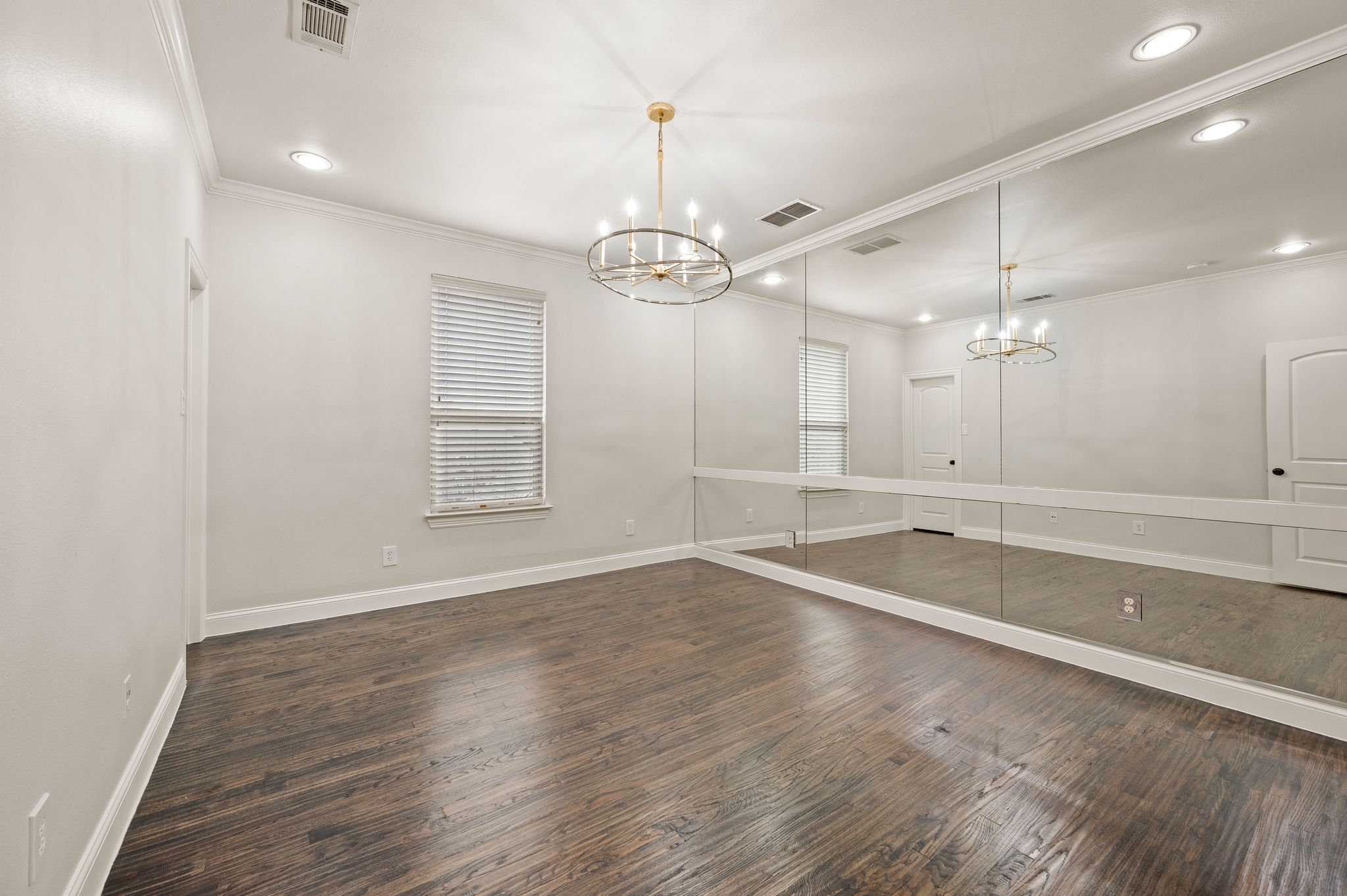 5803 Chalford Common 