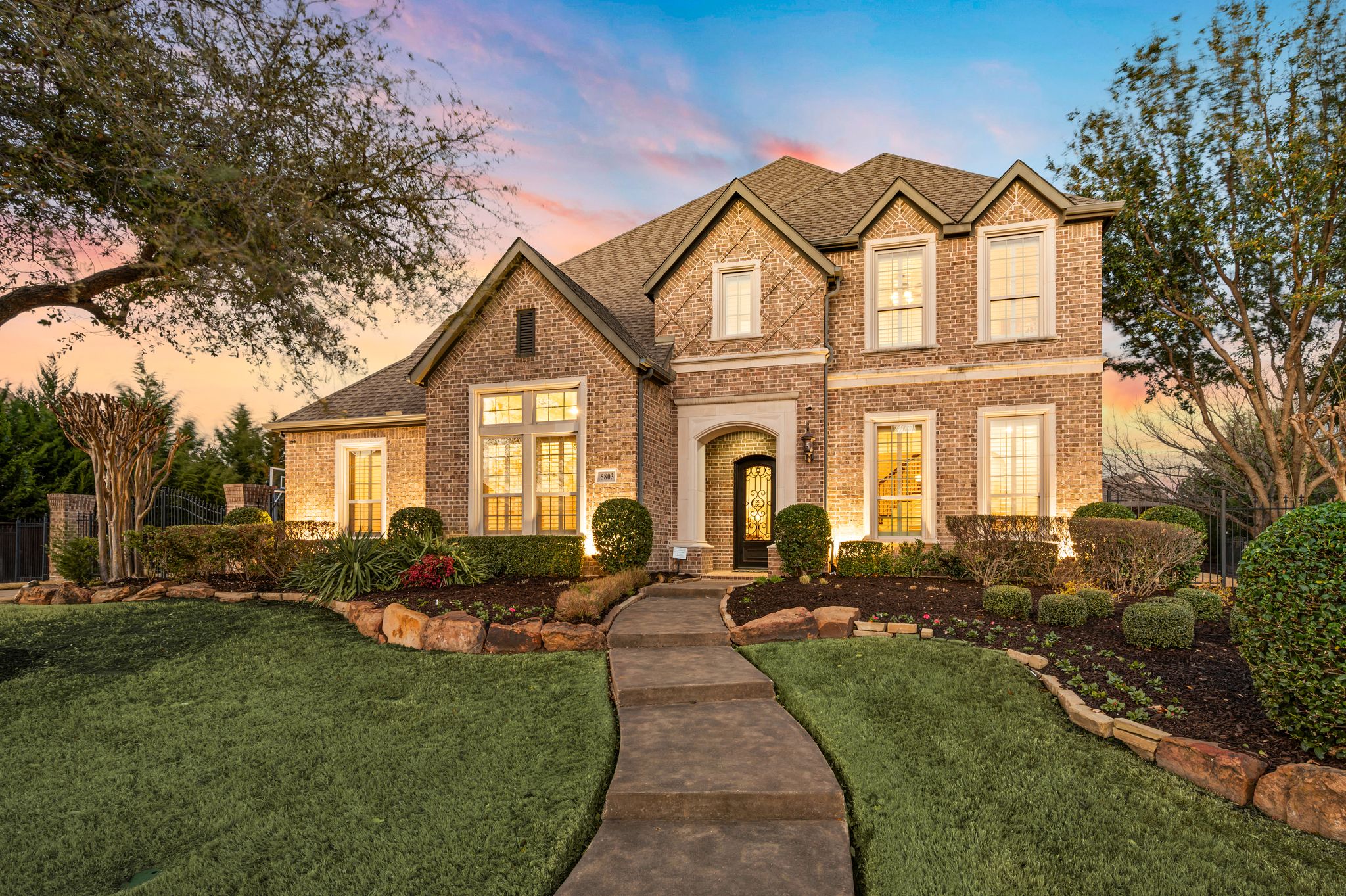 5803 Chalford Common 