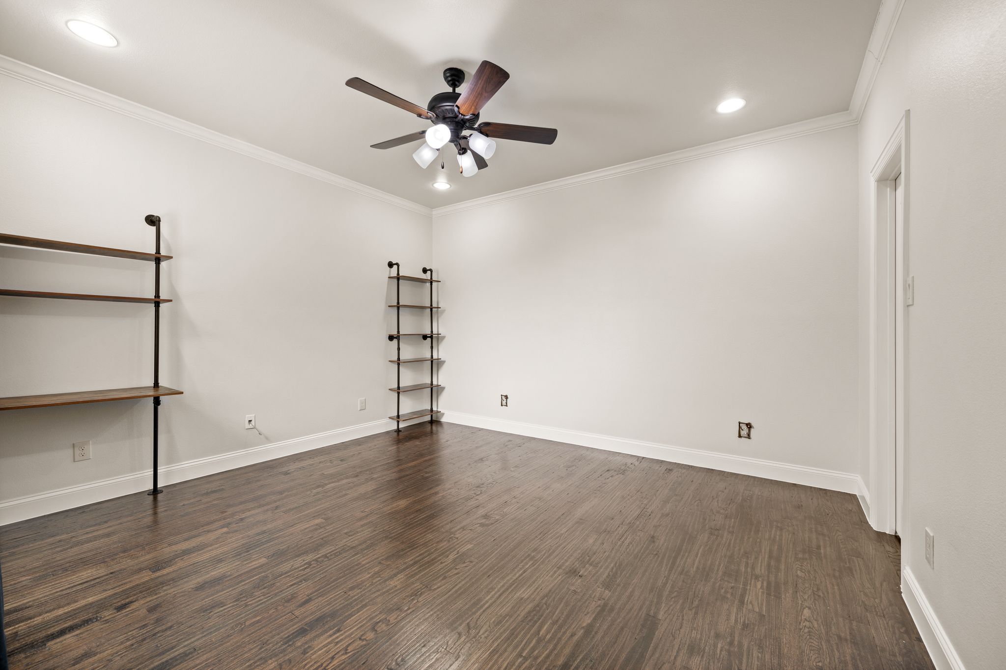 5803 Chalford Common 