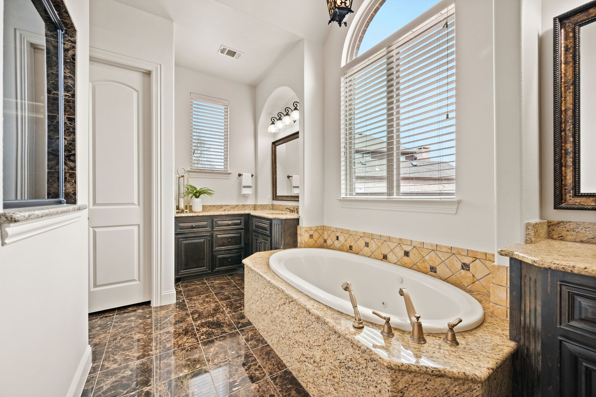 5803 Chalford Common 