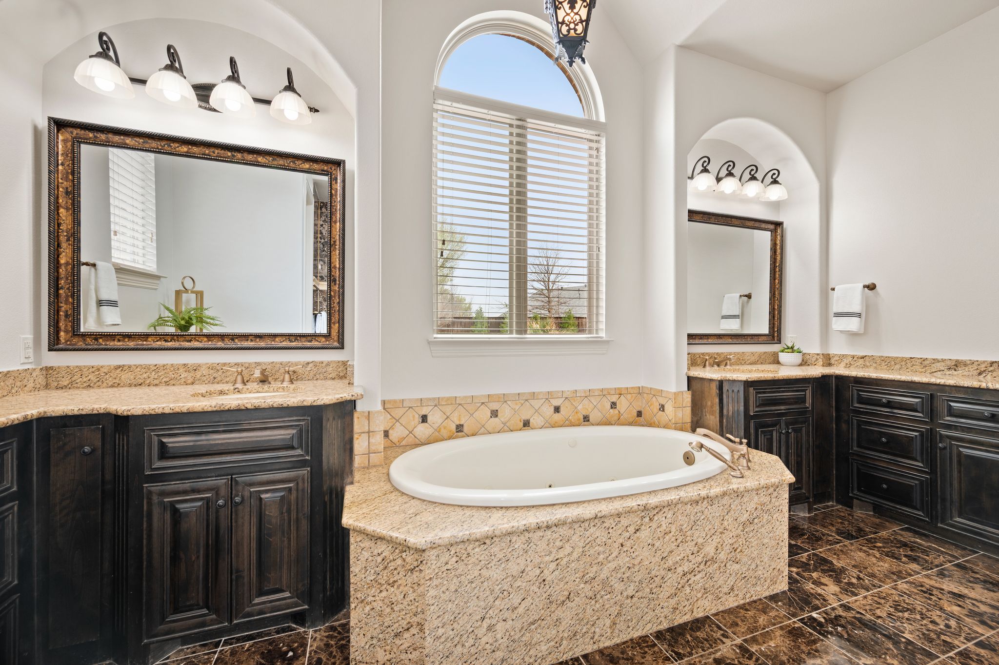 5803 Chalford Common 