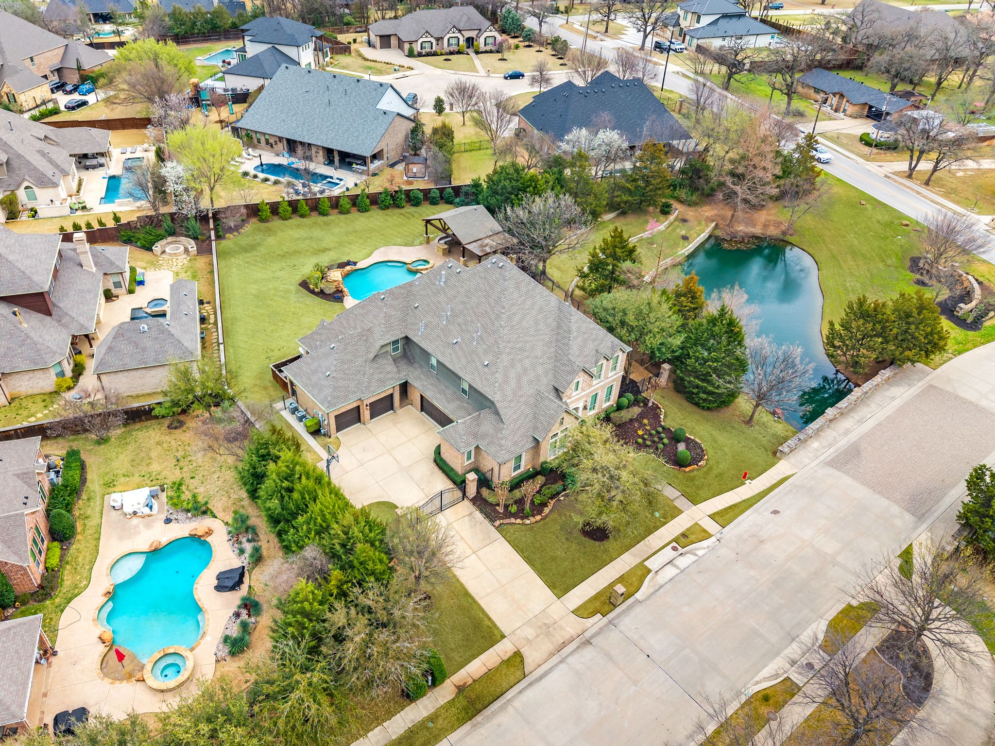 5803 Chalford Common 
