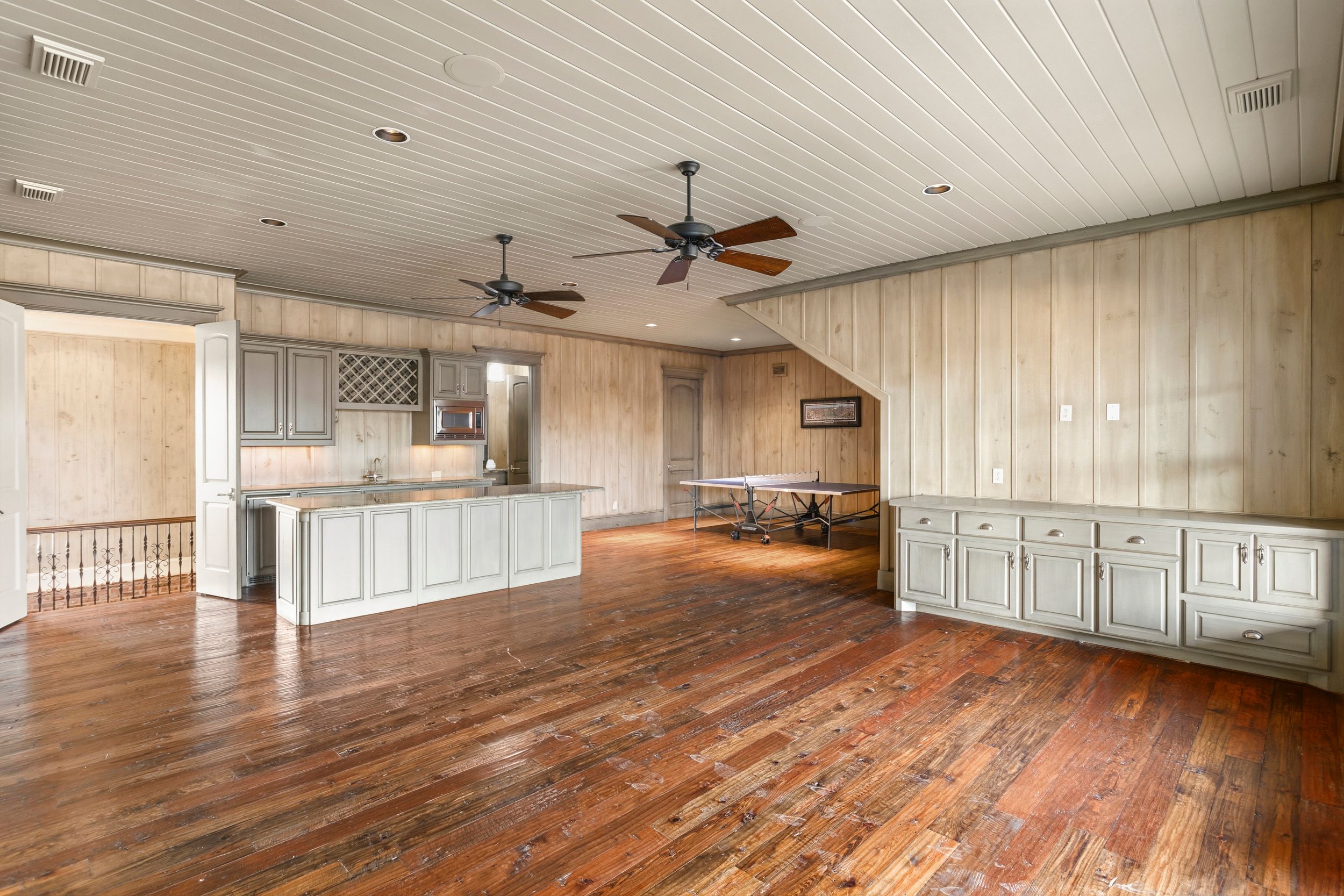1096 Roadrunner Road 