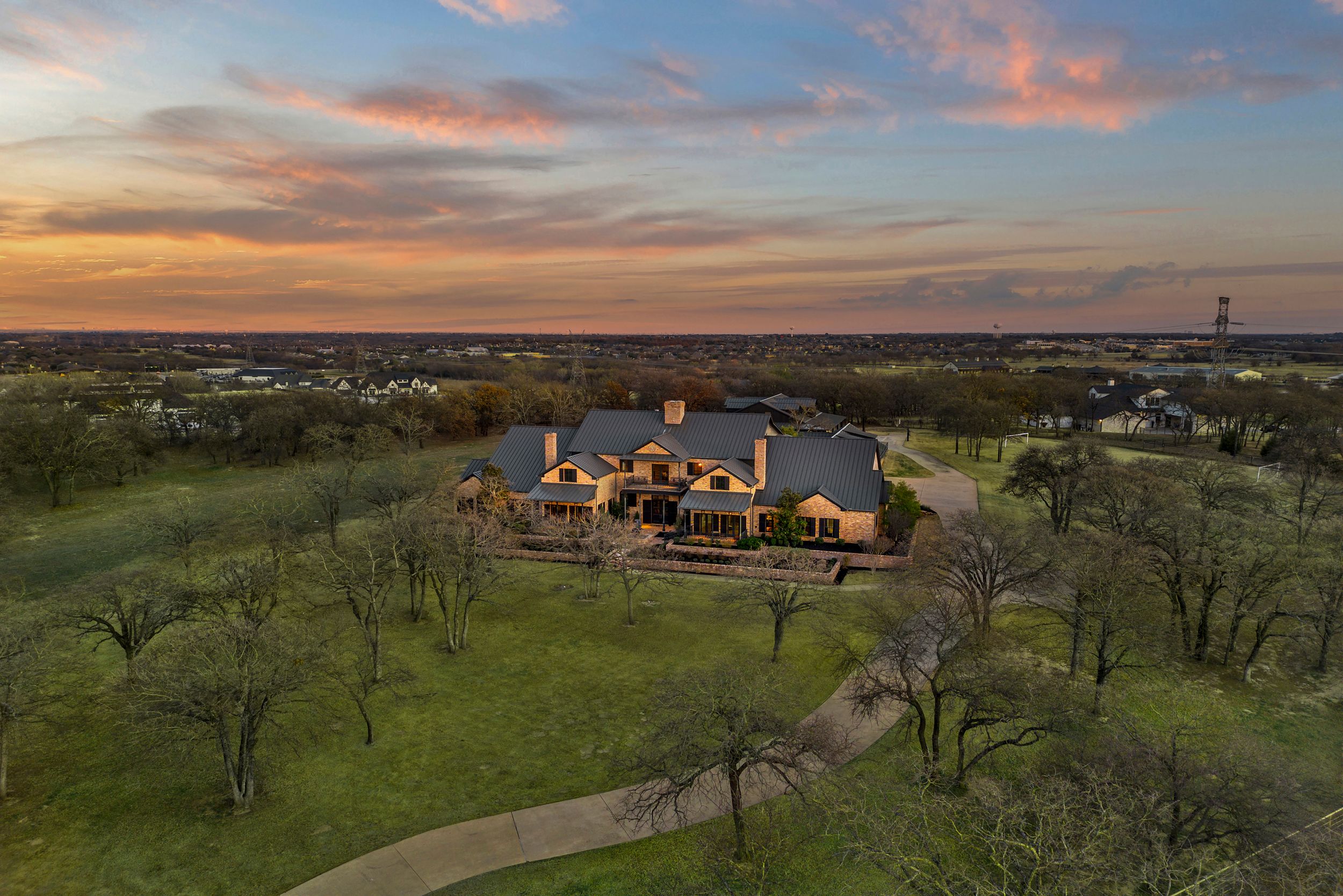 1096 Roadrunner Road 
