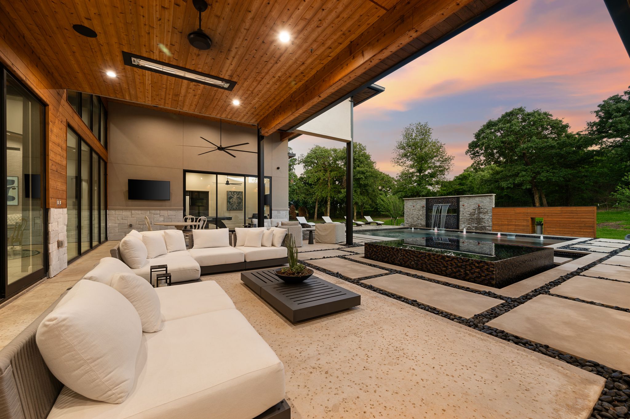 916 Dove Creek Court 