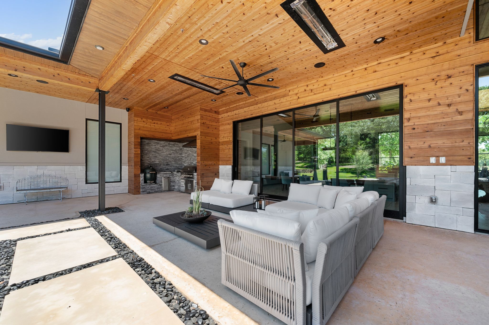 916 Dove Creek Court 