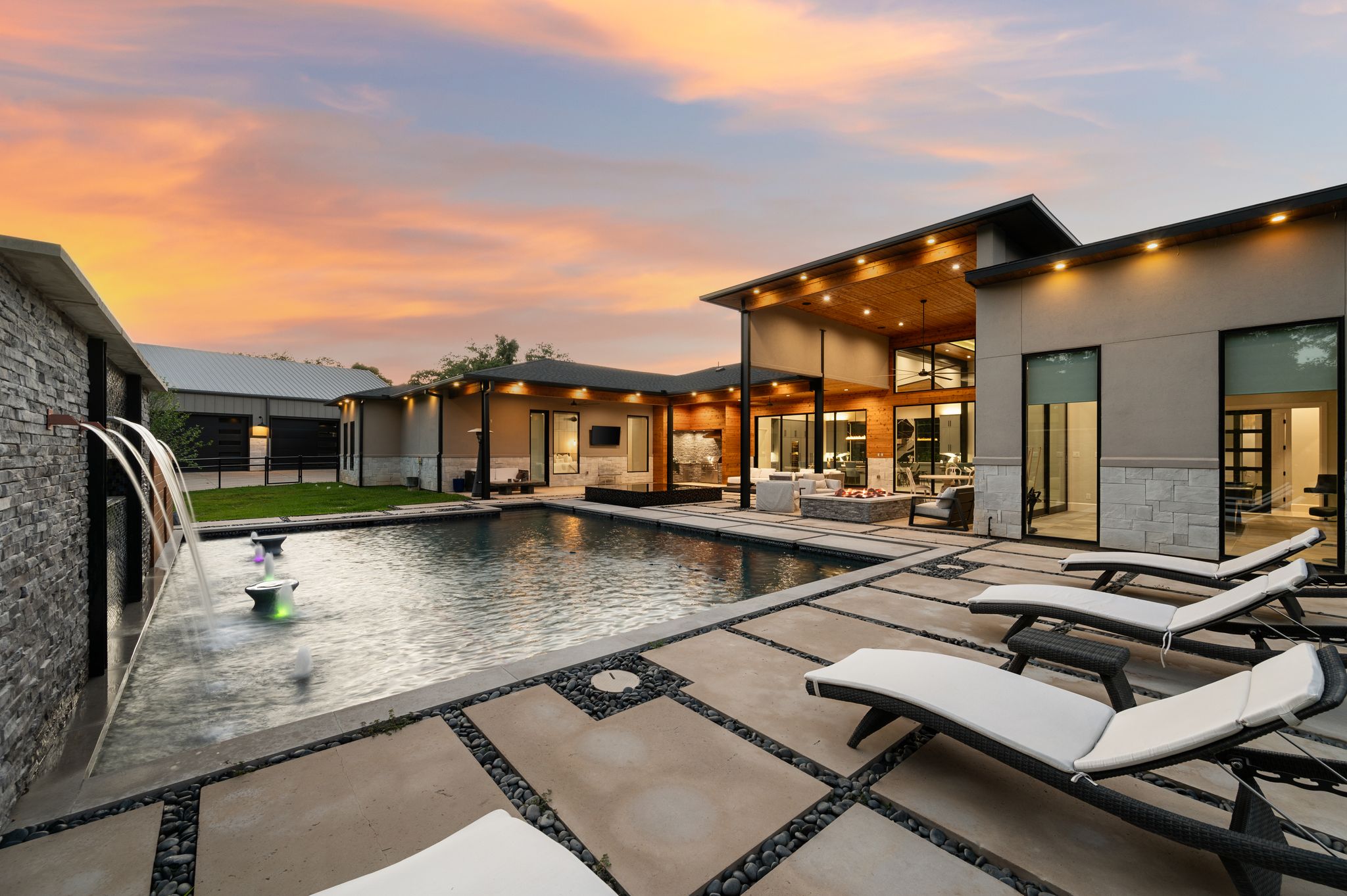 916 Dove Creek Court 