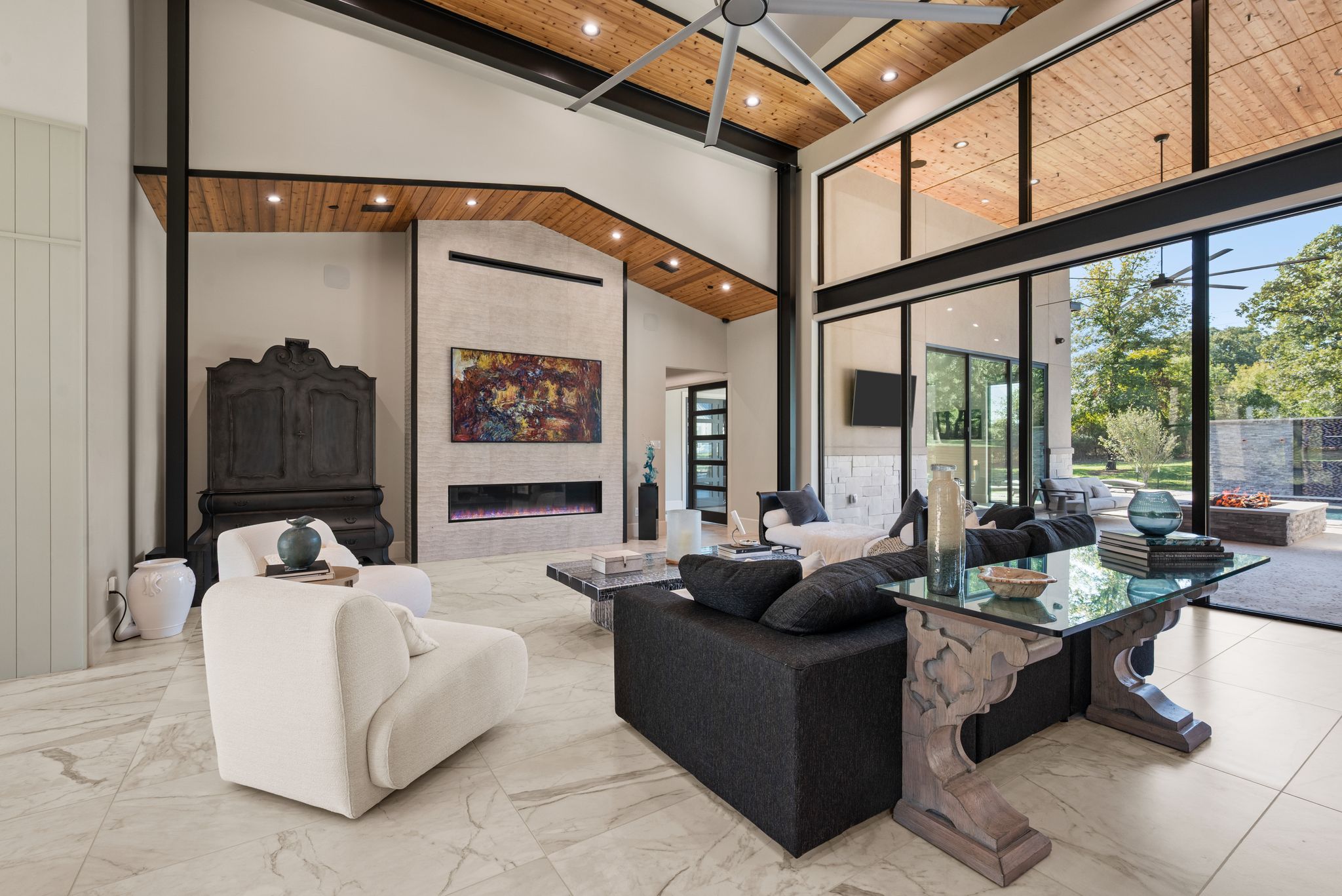 916 Dove Creek Court 