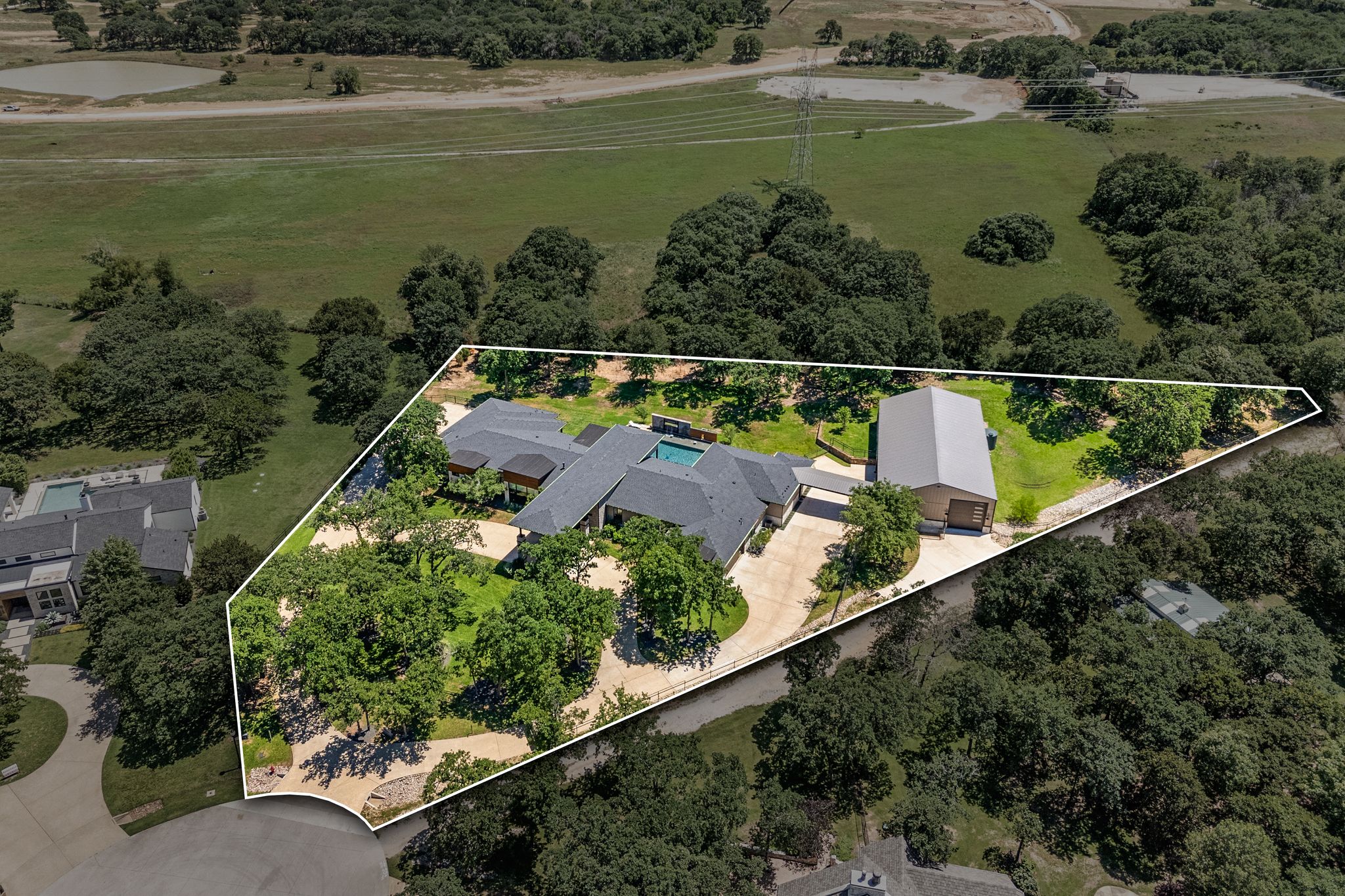 916 Dove Creek Court 