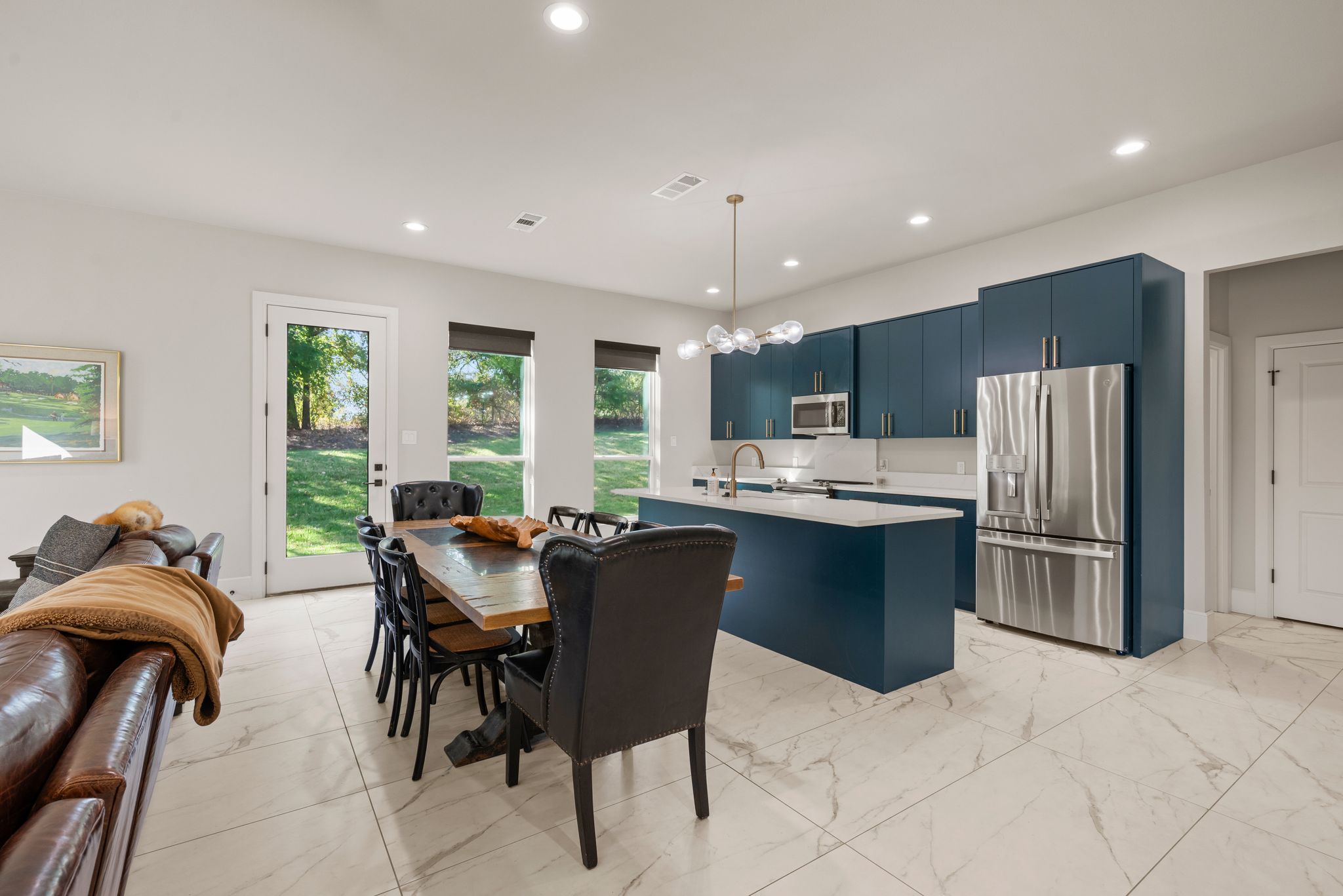 916 Dove Creek Court 
