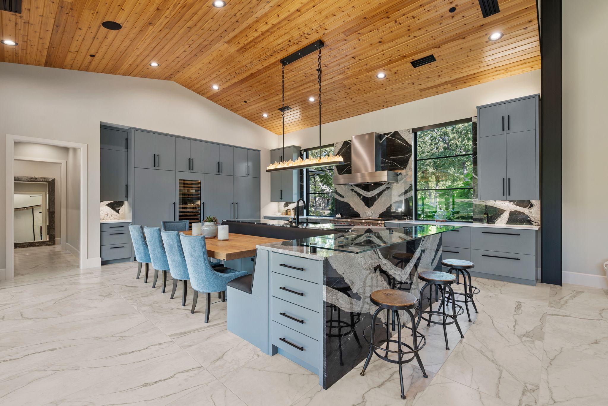 916 Dove Creek Court 