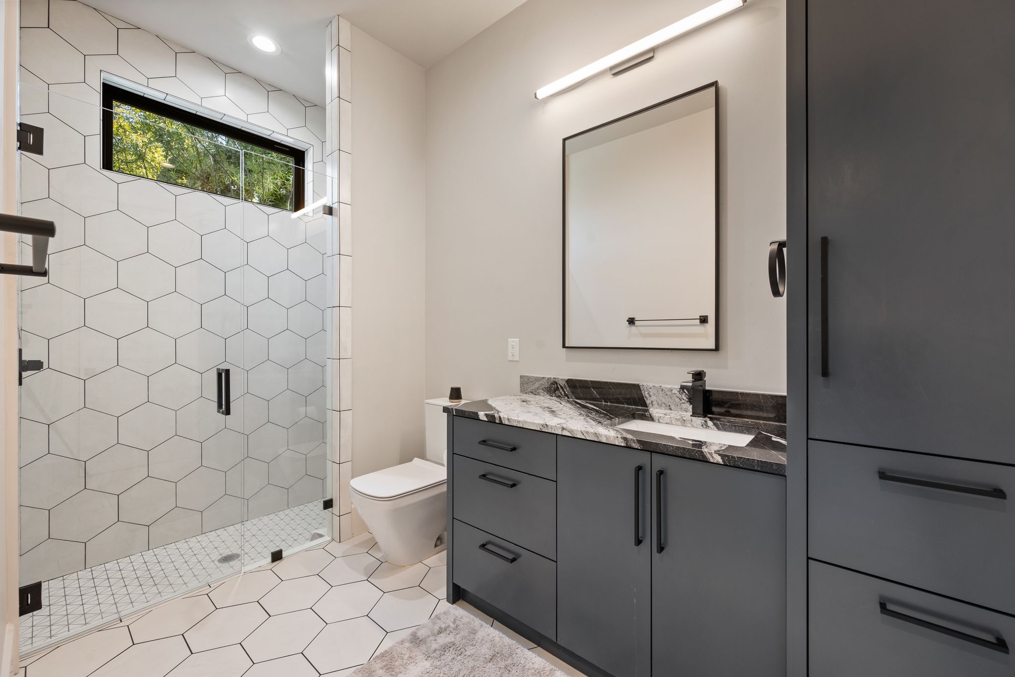 916 Dove Creek Court 