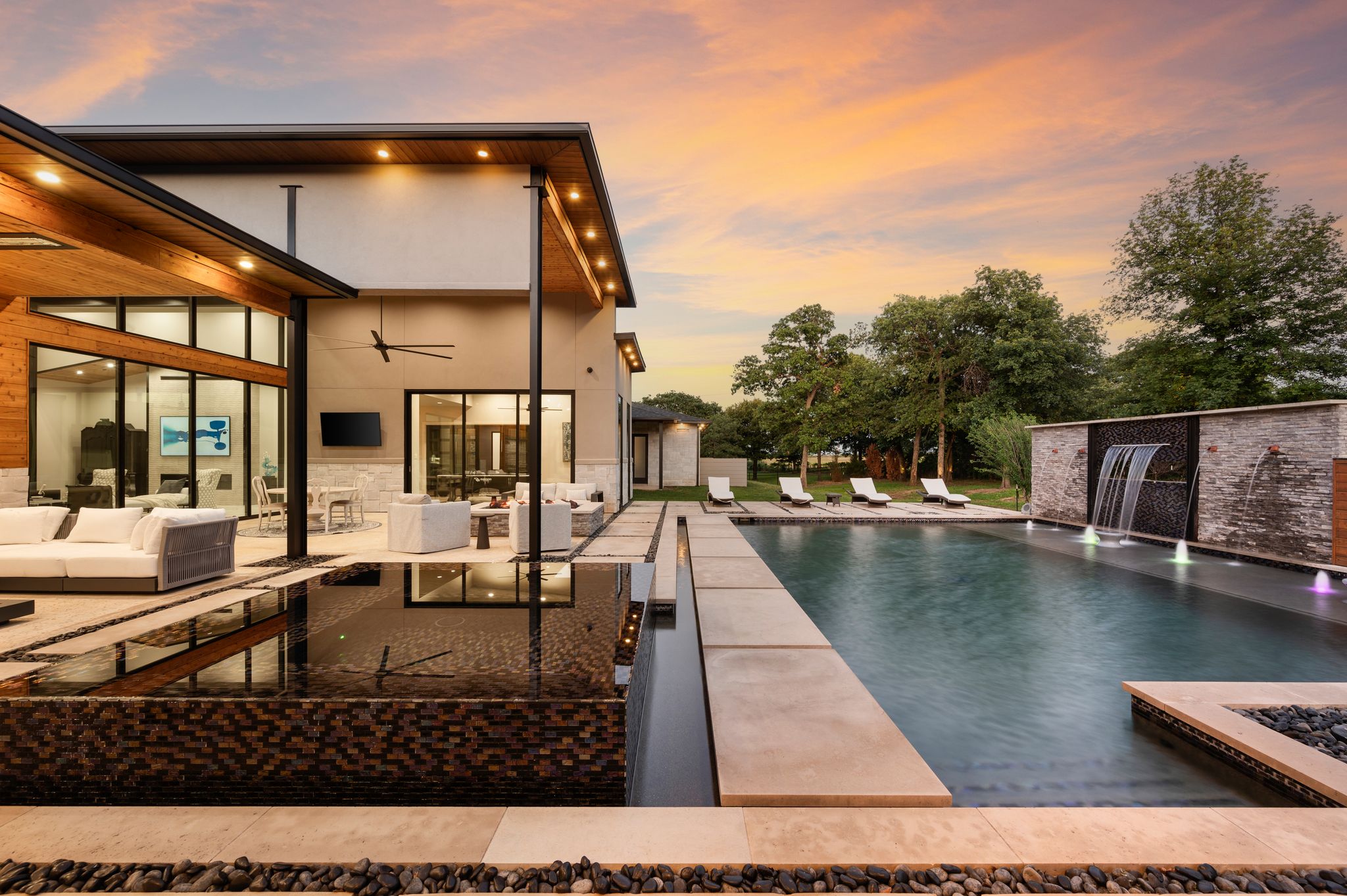 916 Dove Creek Court 
