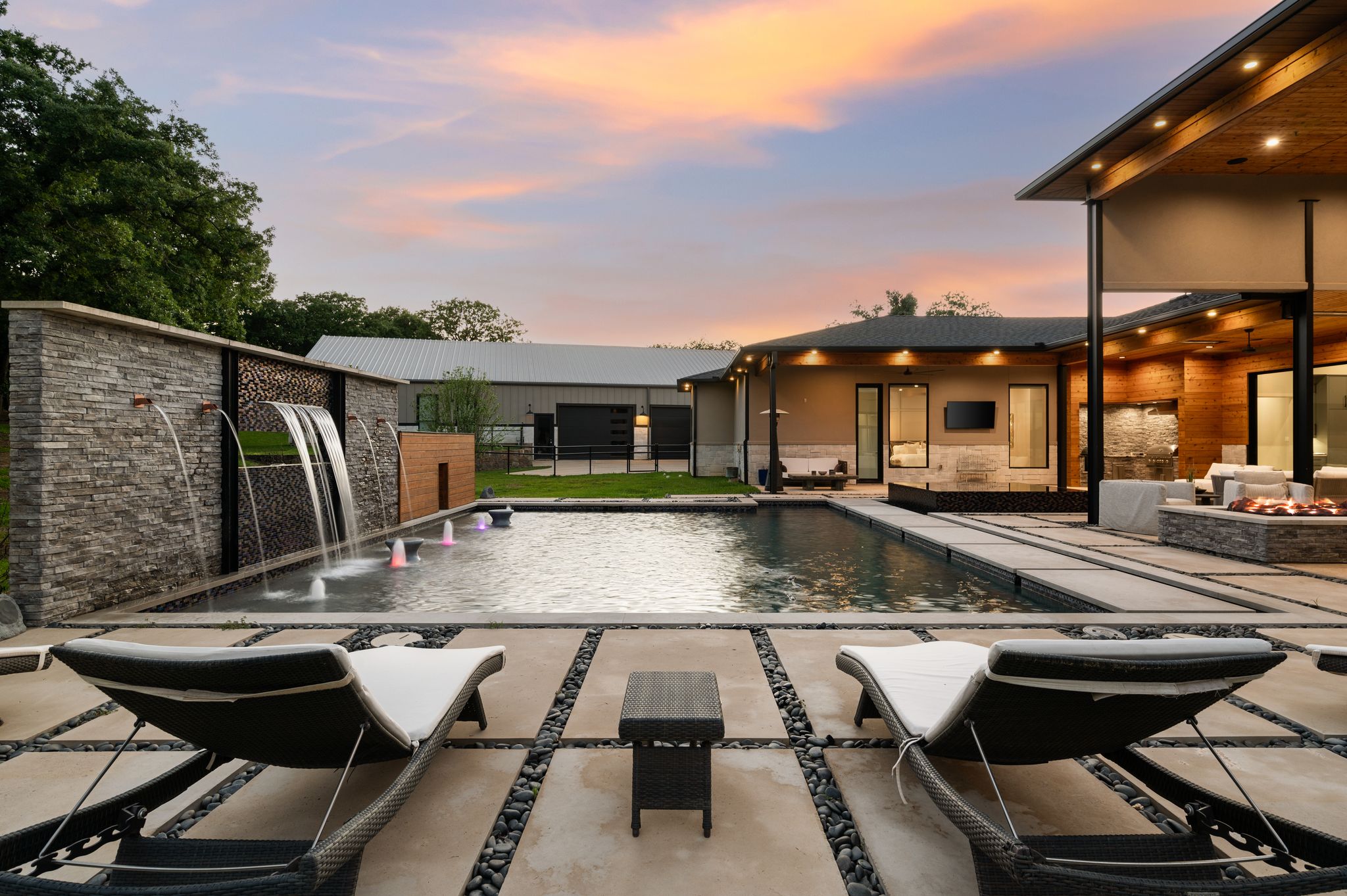 916 Dove Creek Court 