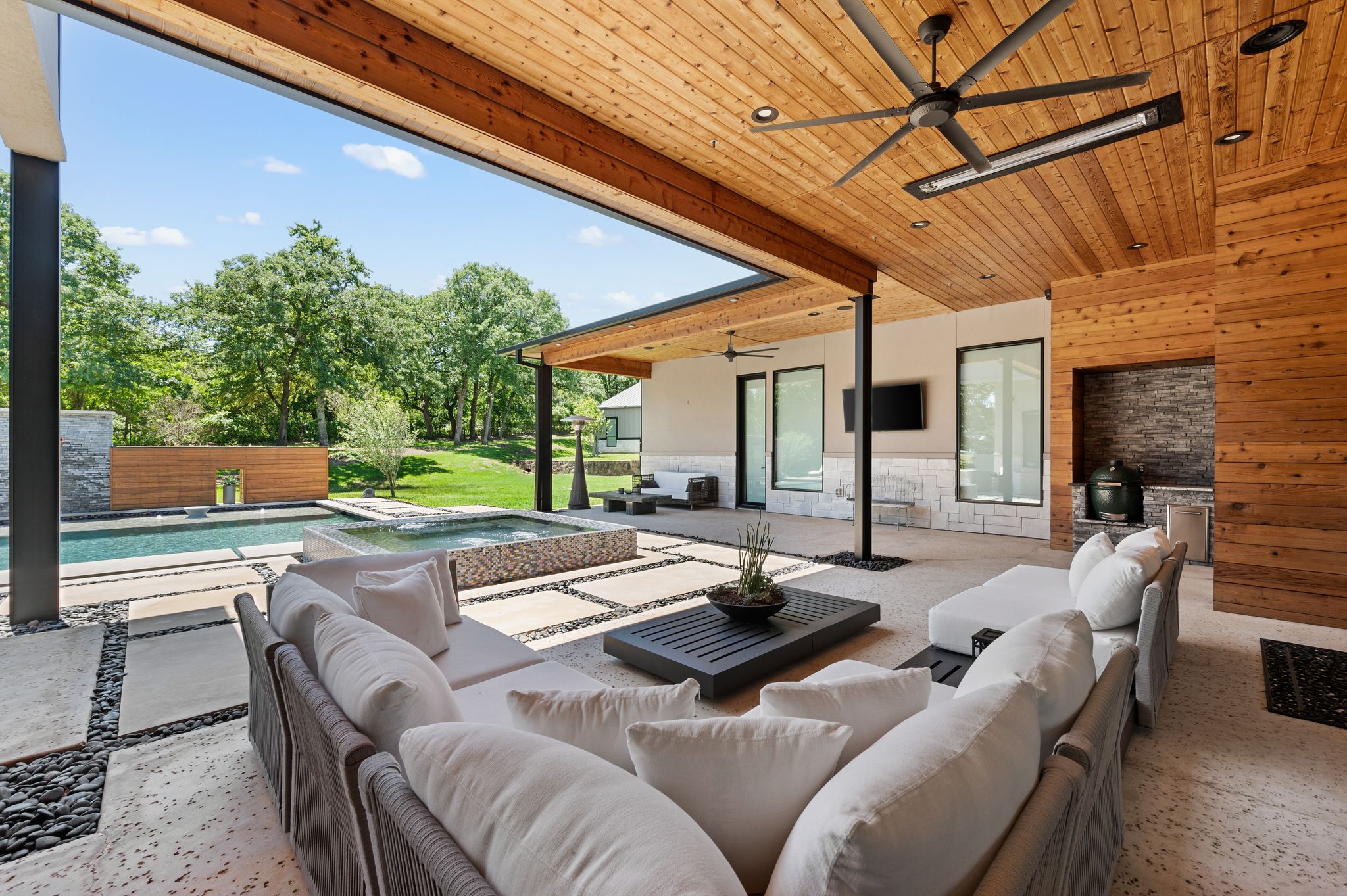 916 Dove Creek Court 