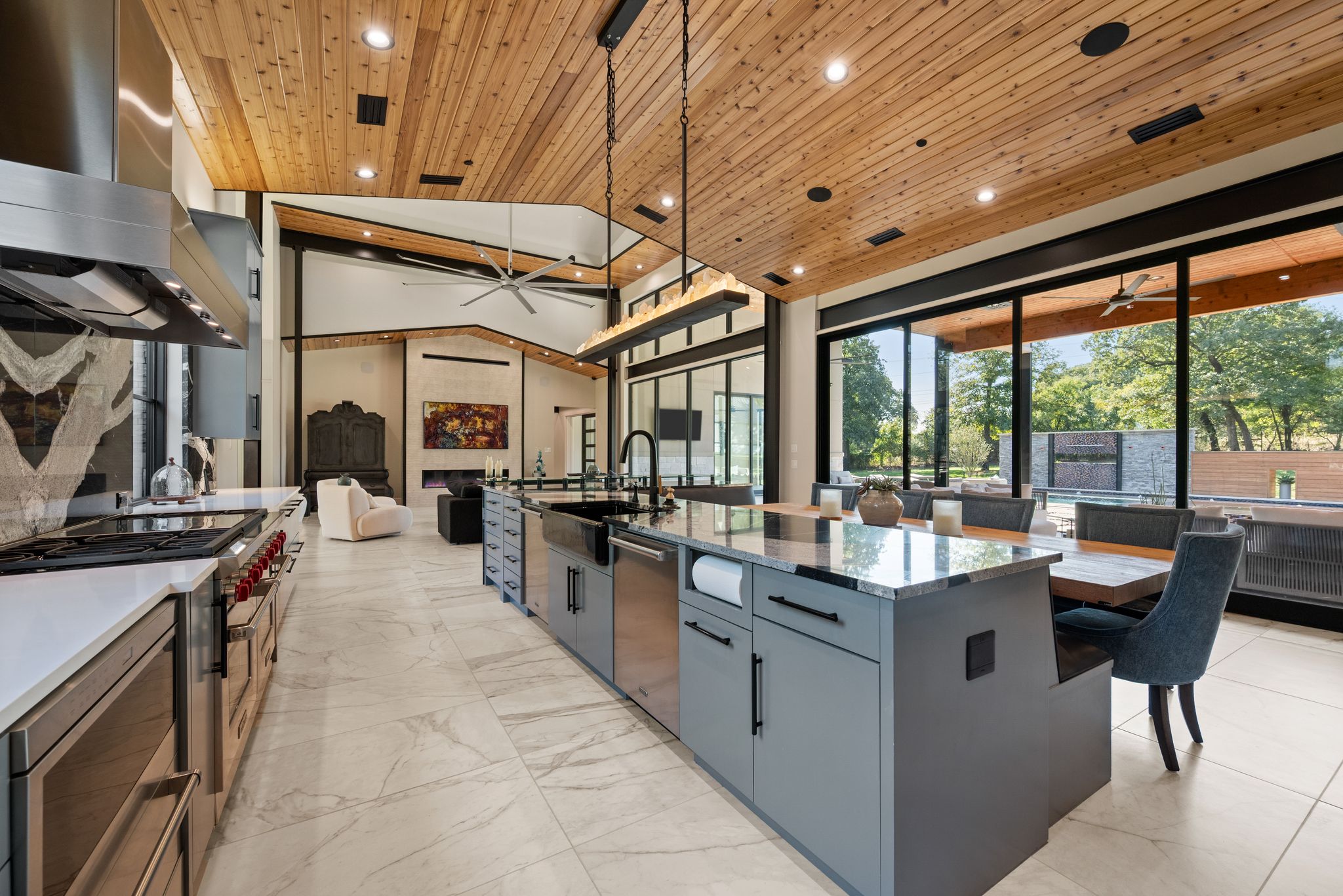 916 Dove Creek Court 