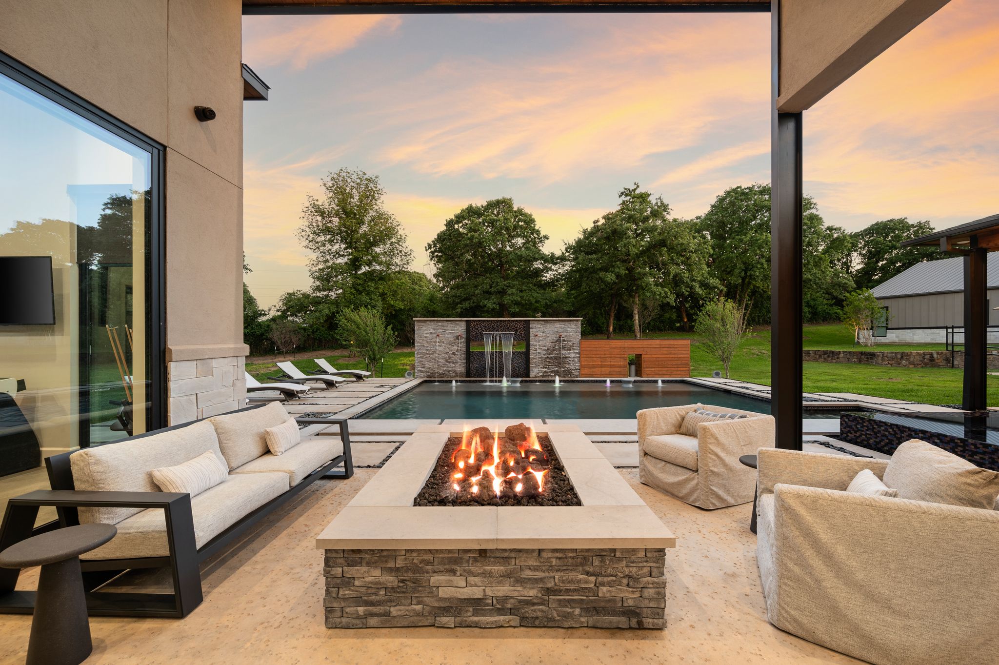 916 Dove Creek Court 