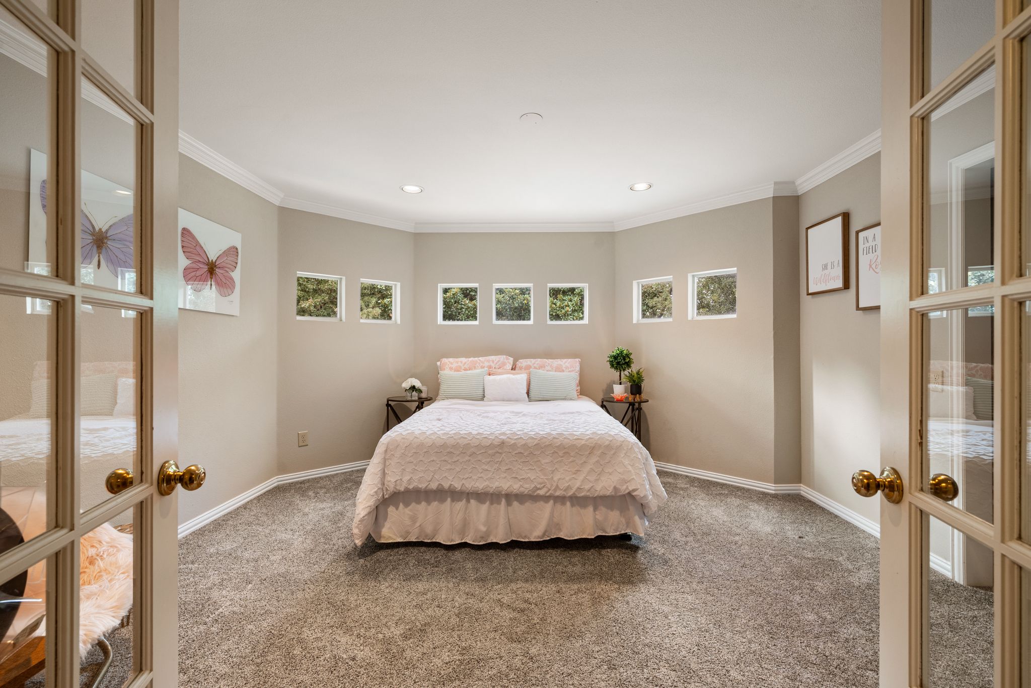 802 Carriage Court 