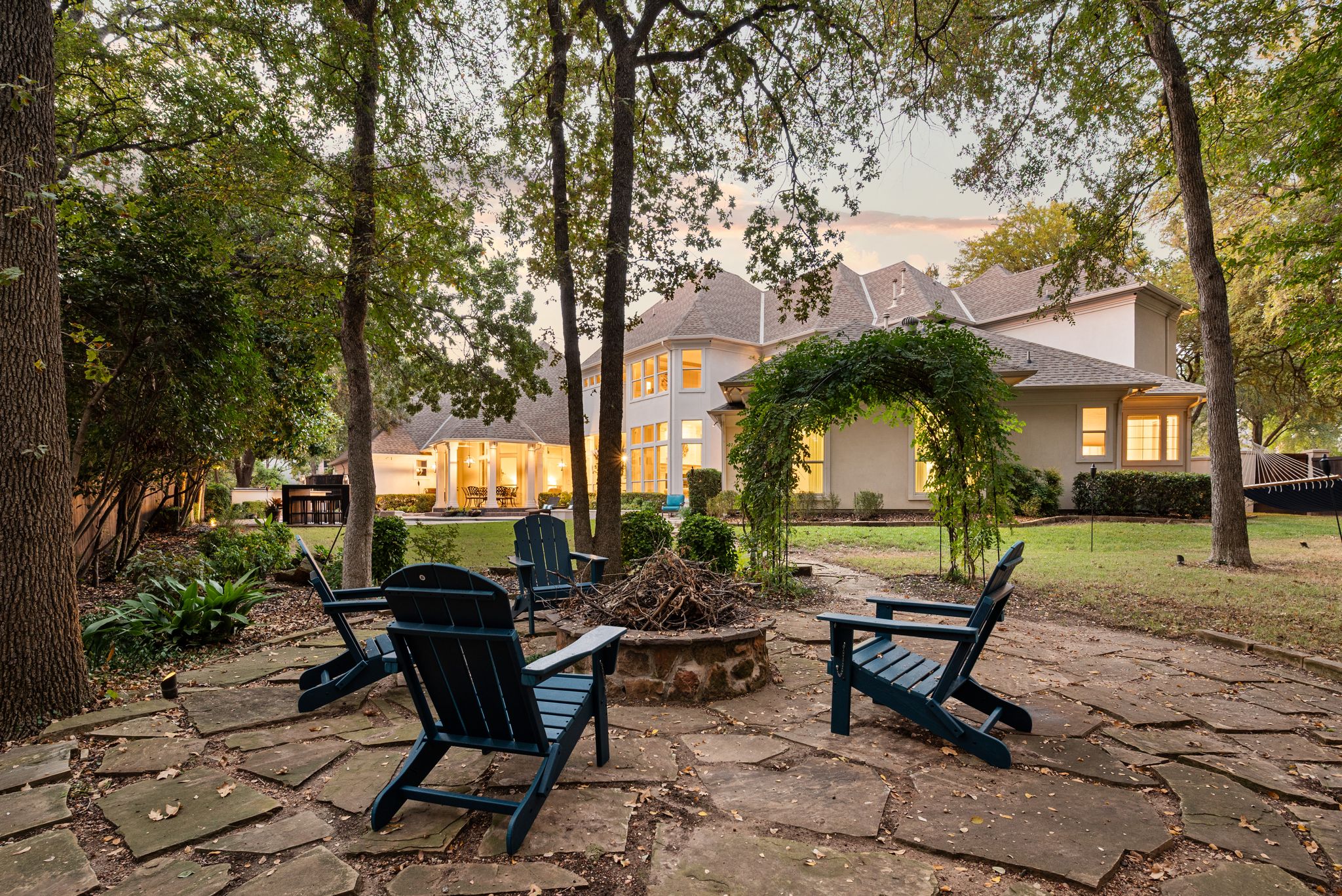 802 Carriage Court 