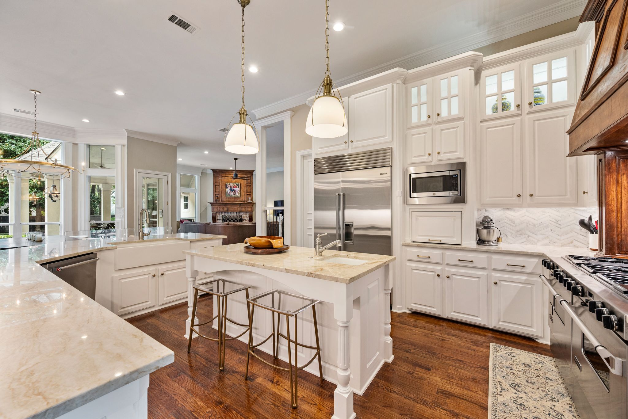 802 Carriage Court 