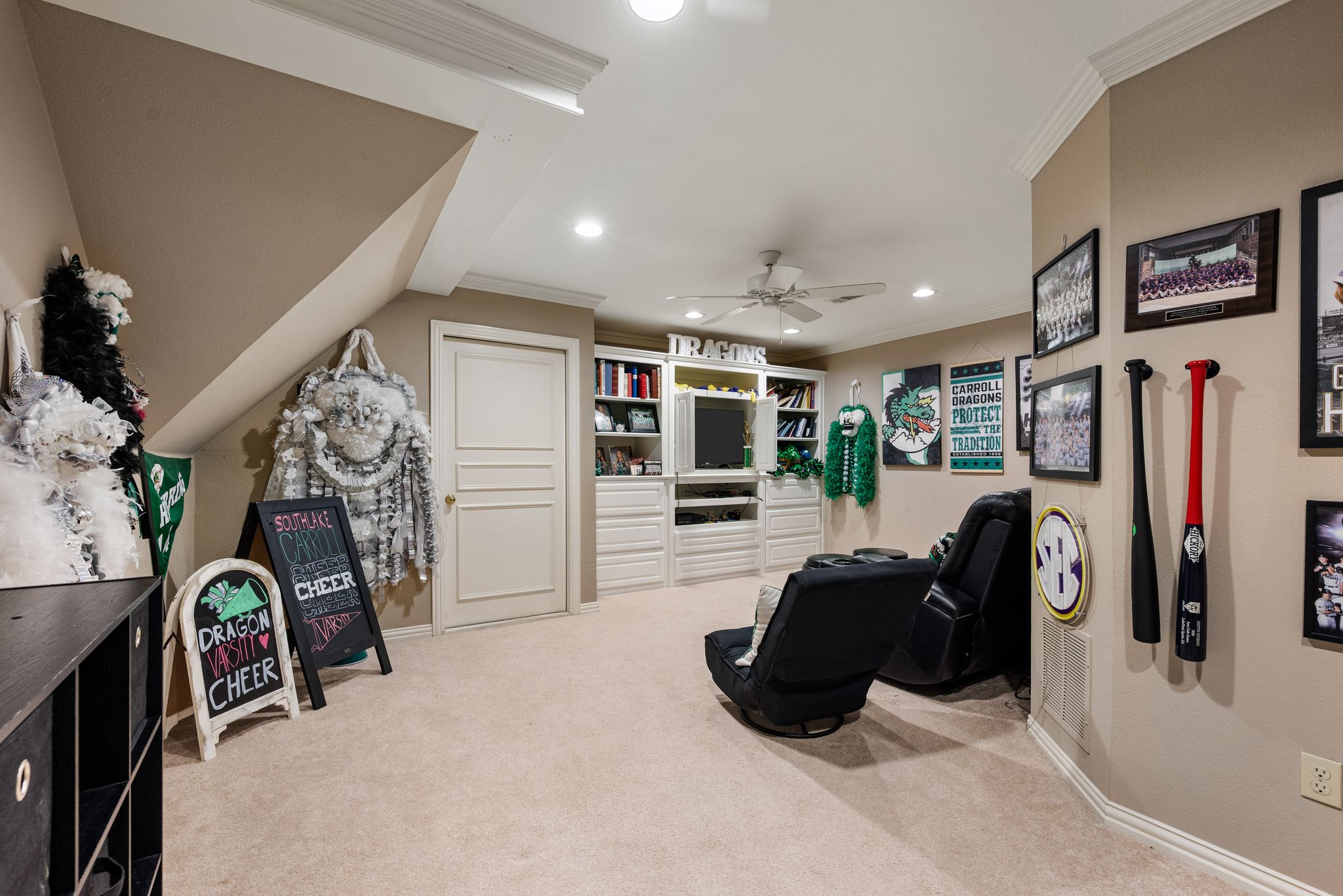 802 Carriage Court 