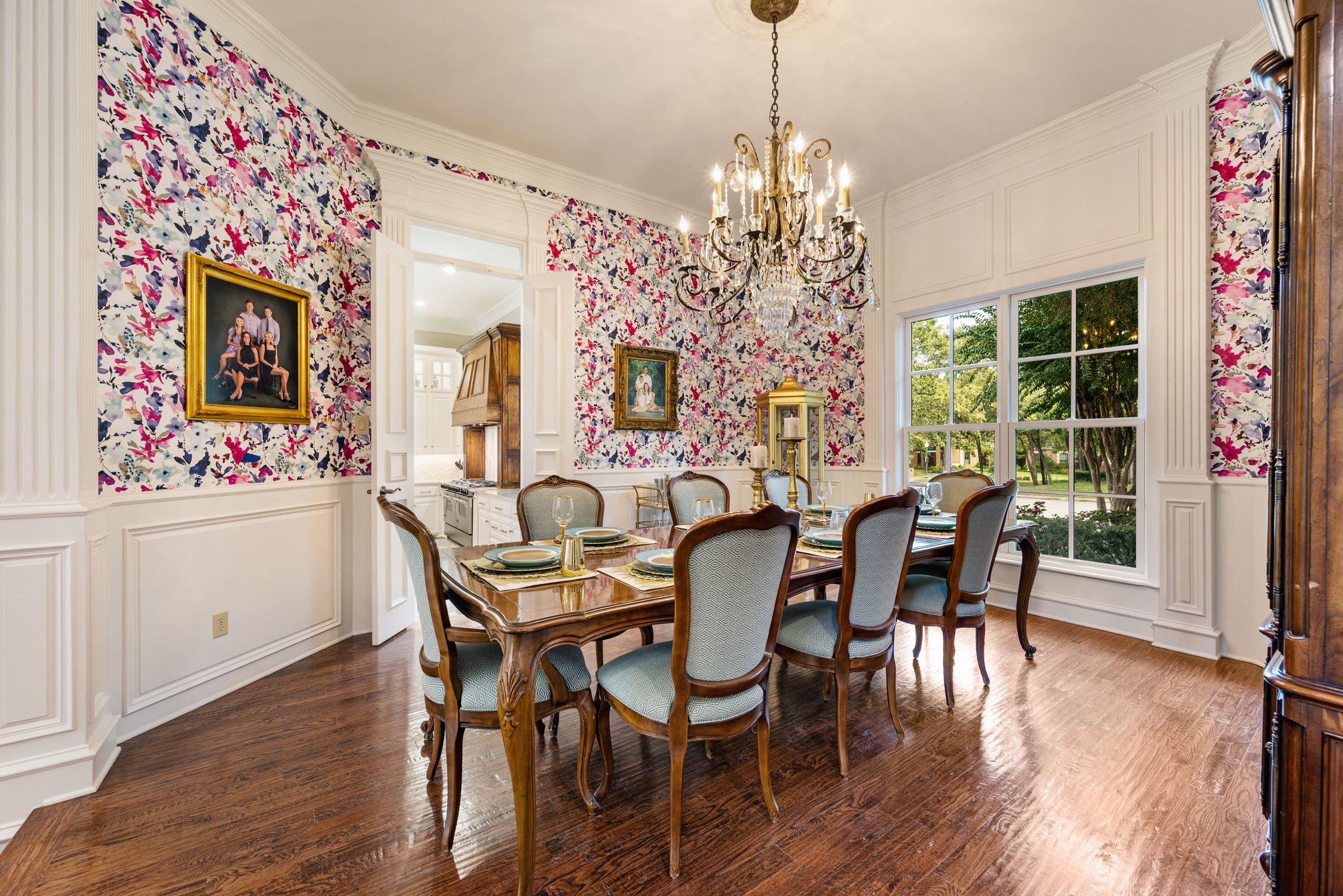 802 Carriage Court 
