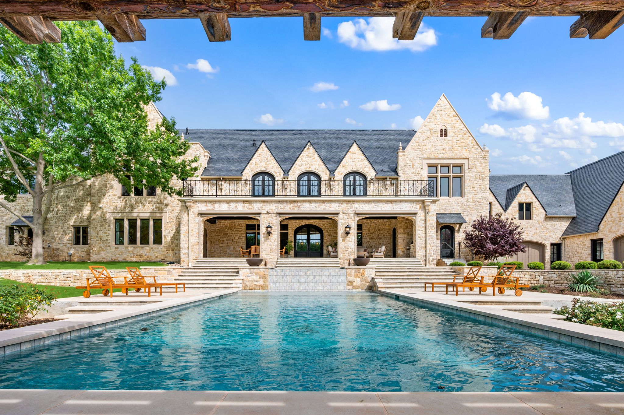 2105 Bayshore Drive 