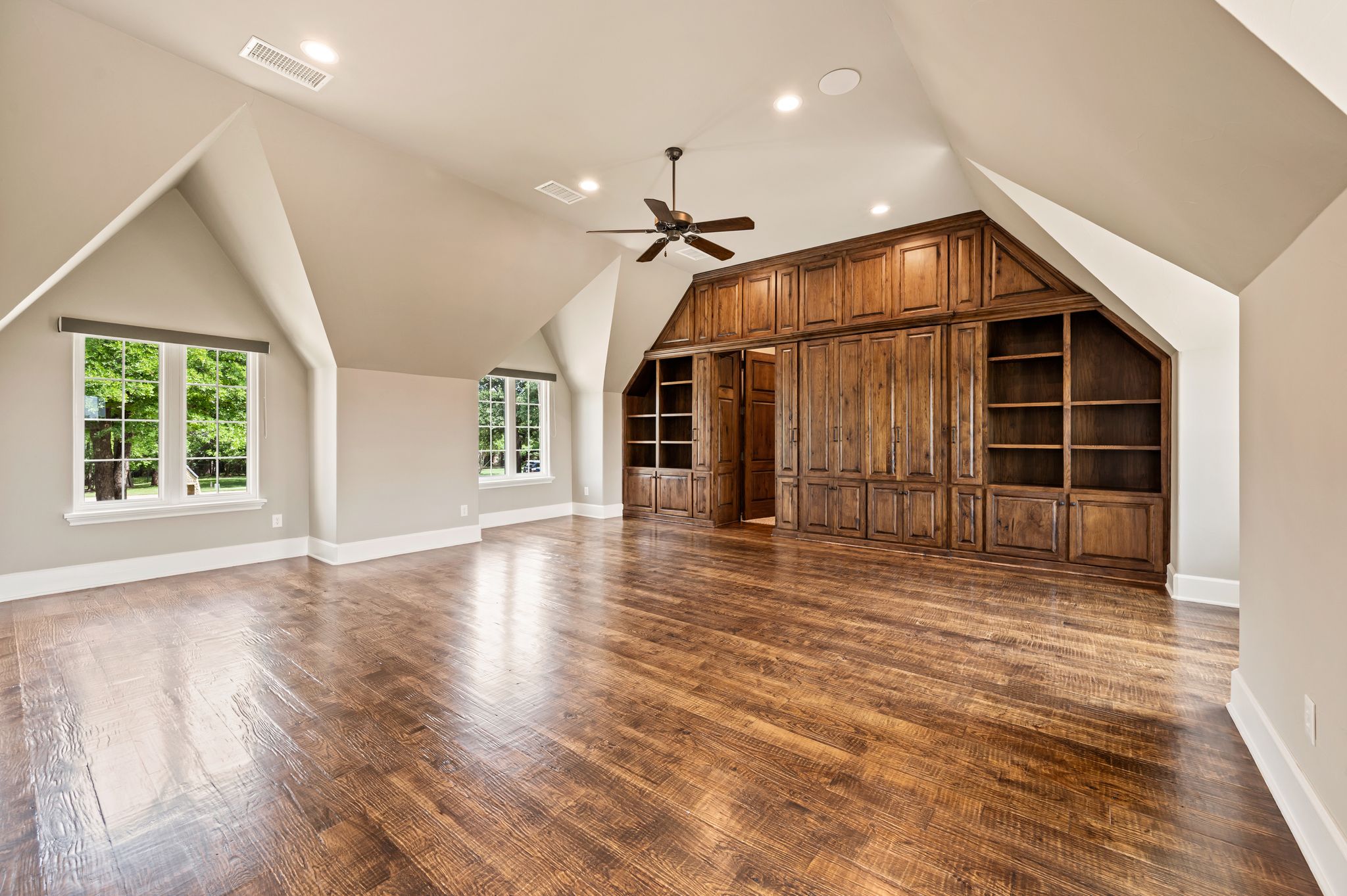 2105 Bayshore Drive 