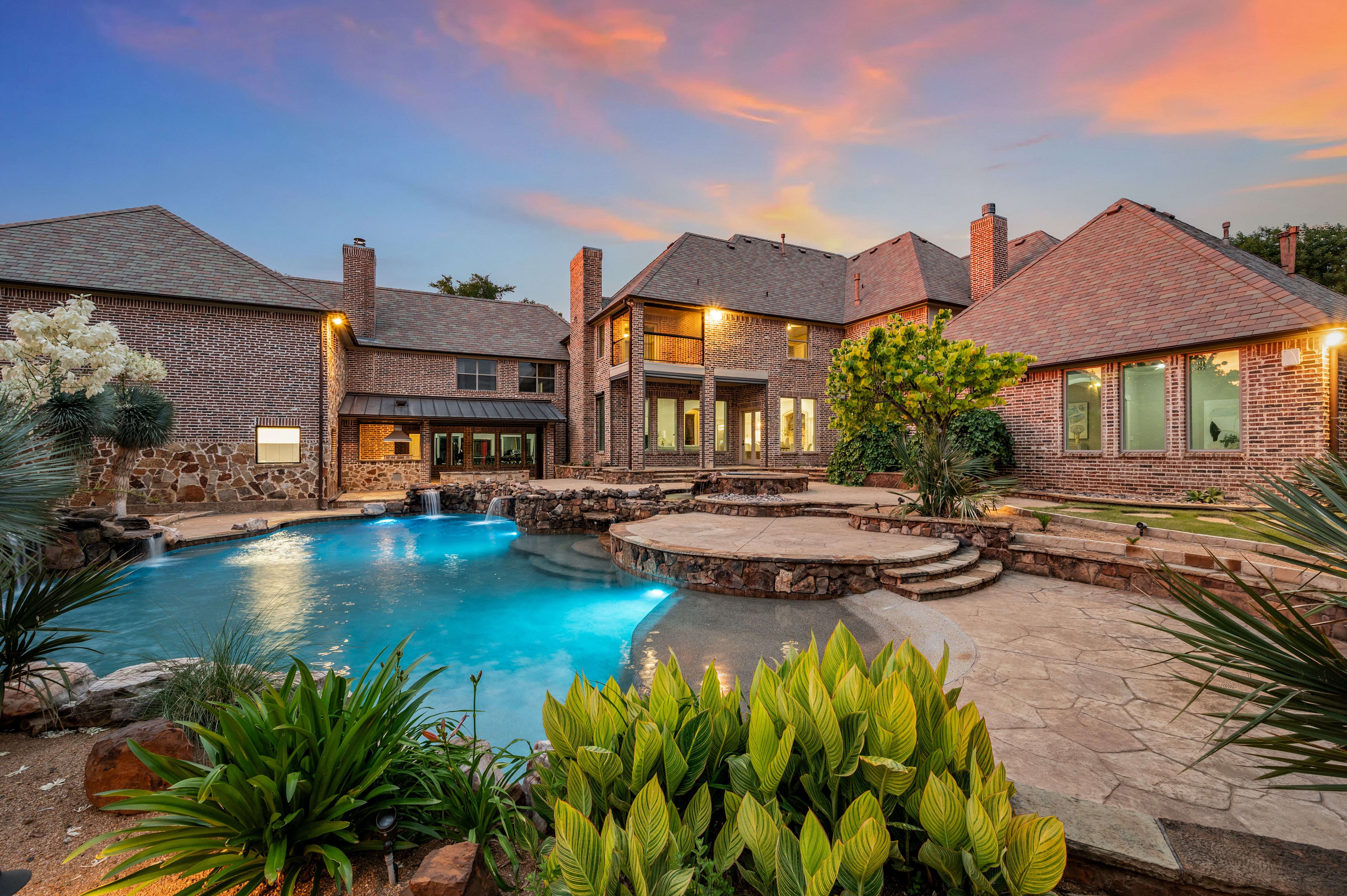 1609 Noble Way 