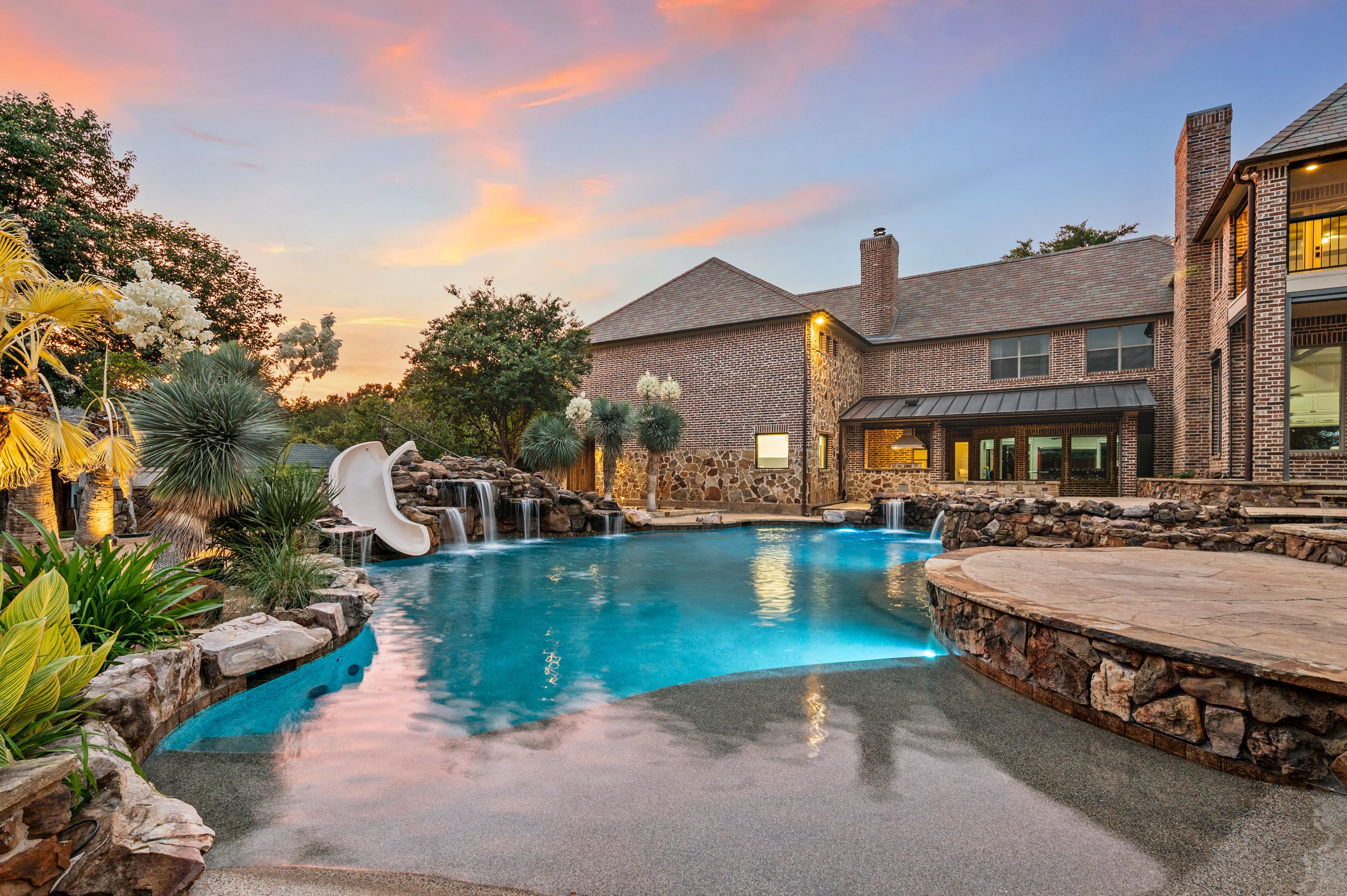 1609 Noble Way 