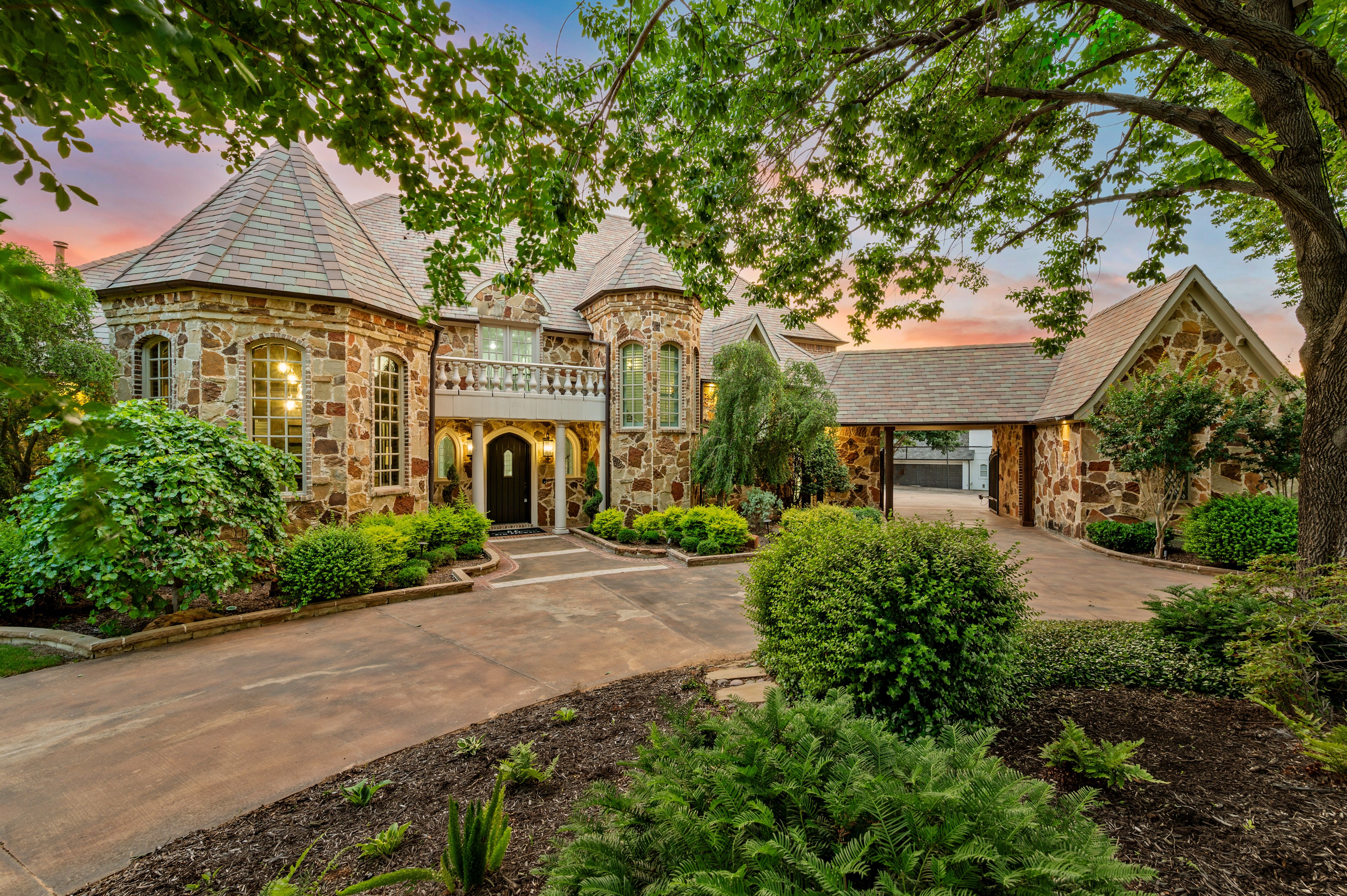 1609 Noble Way 