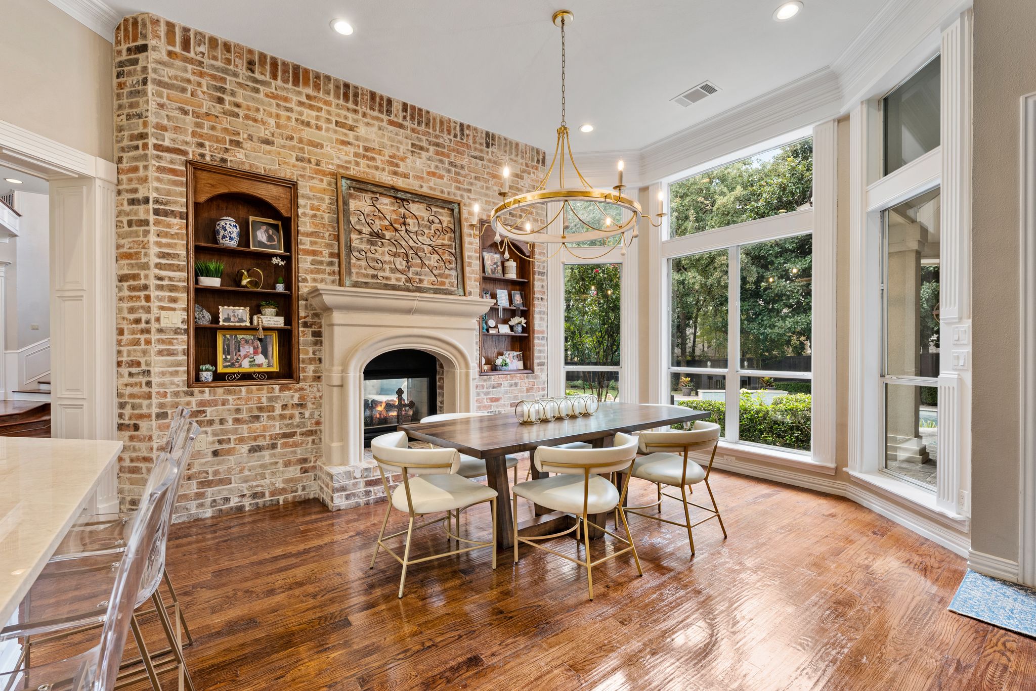 802 Carriage Court 