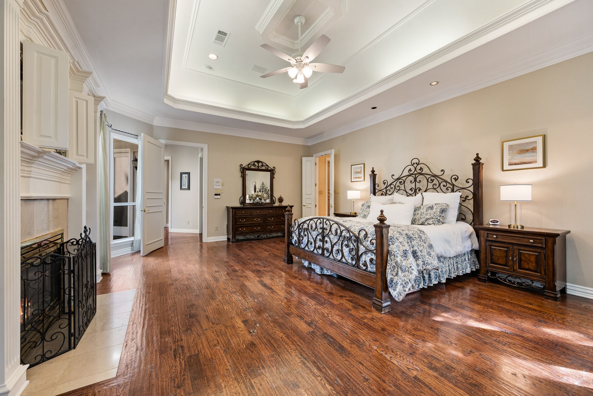 802 Carriage Court 