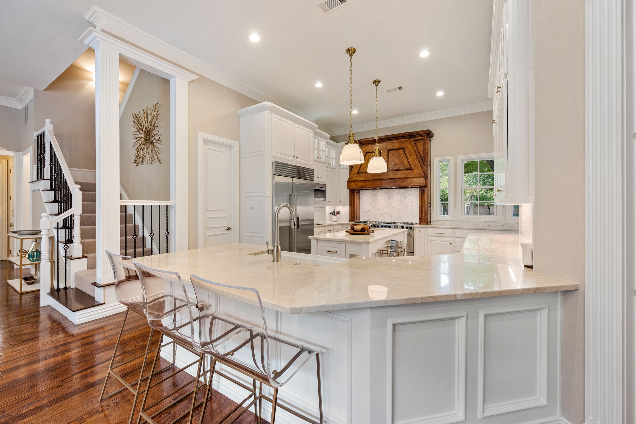 802 Carriage Court 