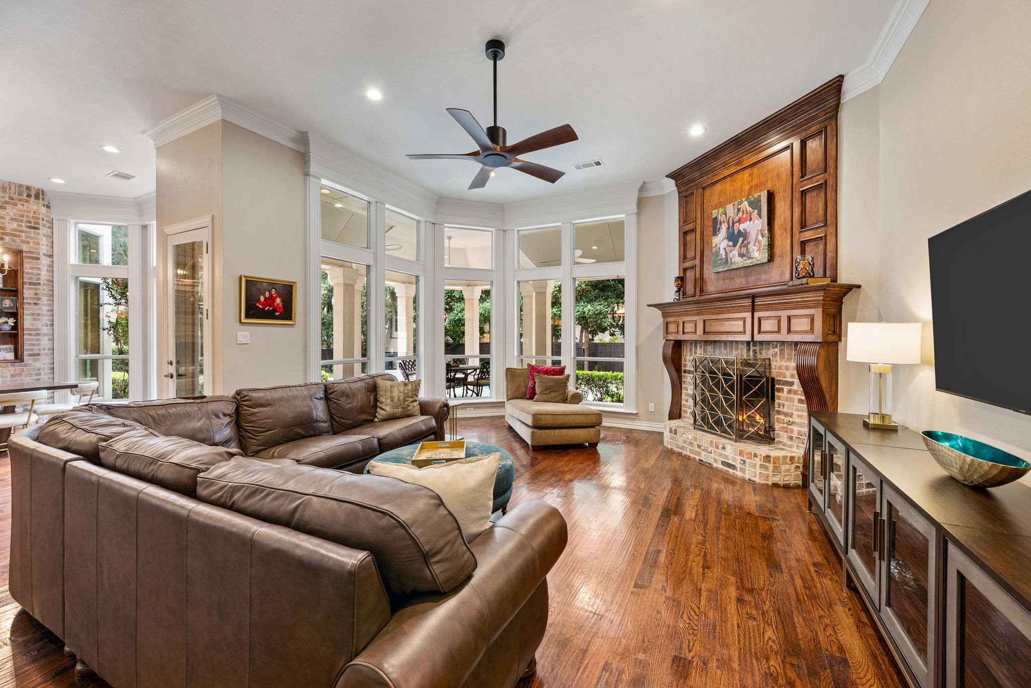 802 Carriage Court 