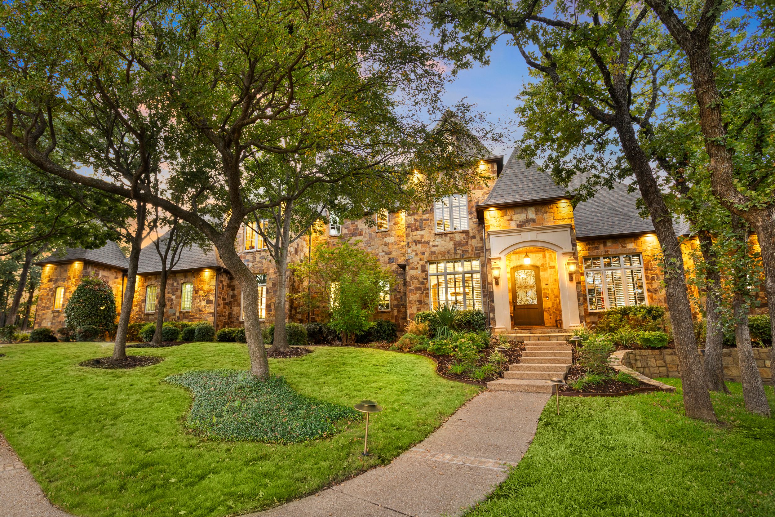 2405 Southern Hills Court 
