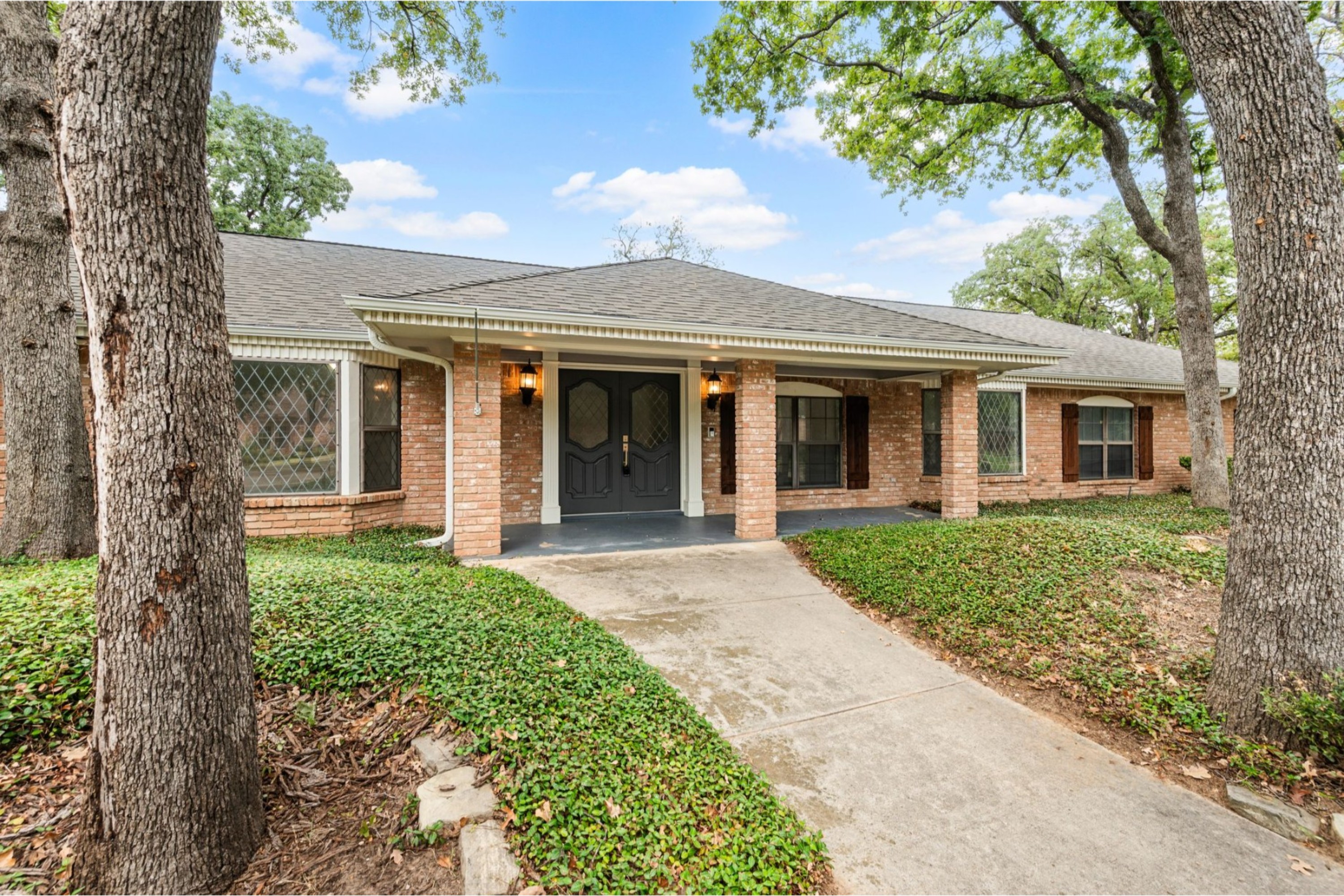 2 Lake Forest Drive 