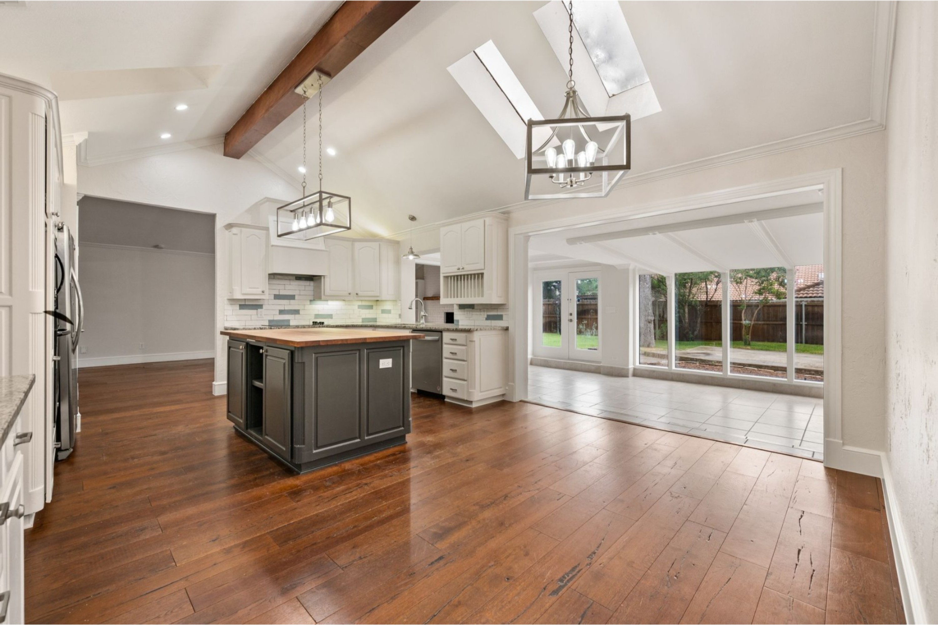 2 Lake Forest Drive 