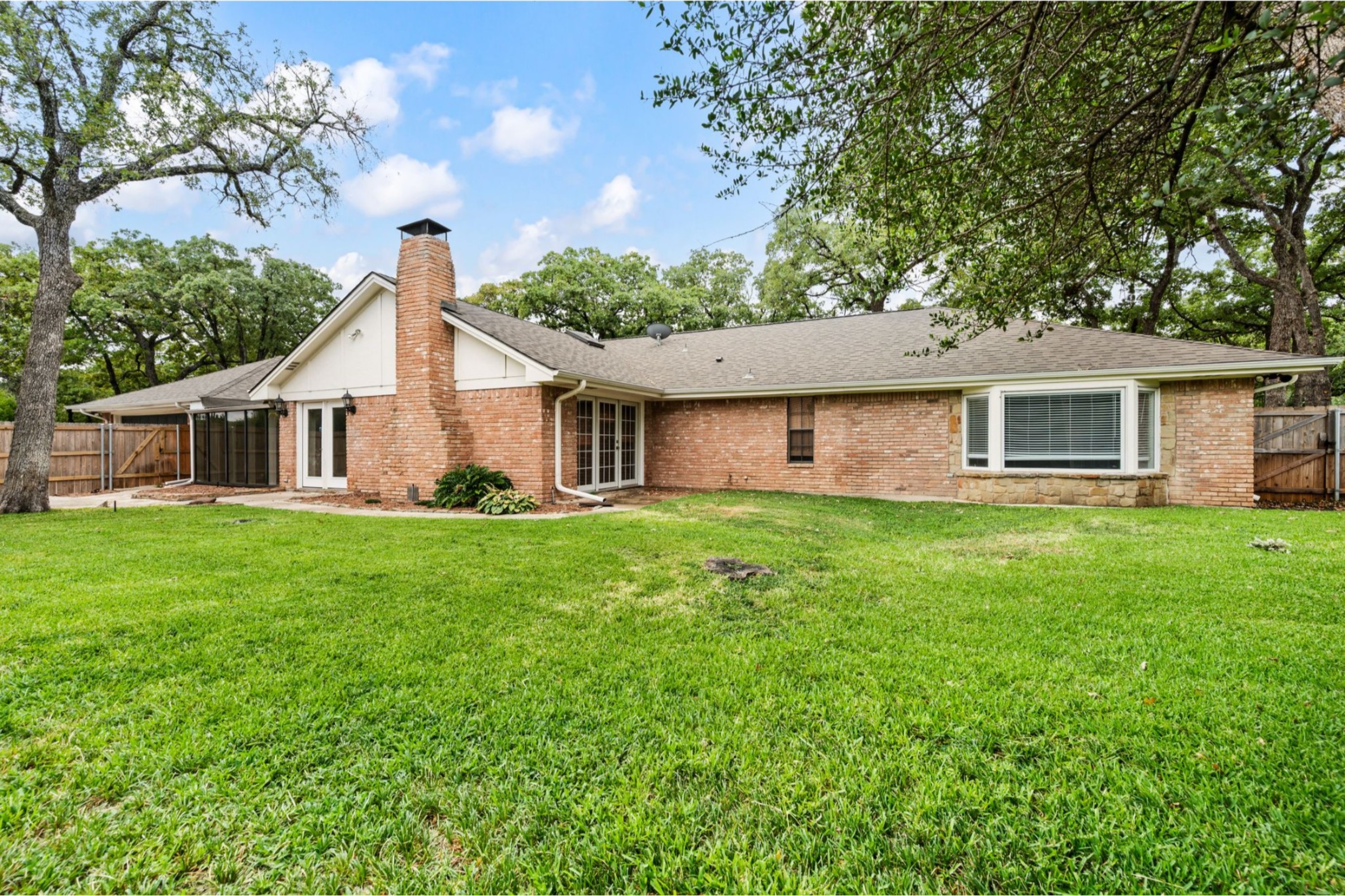 2 Lake Forest Drive 
