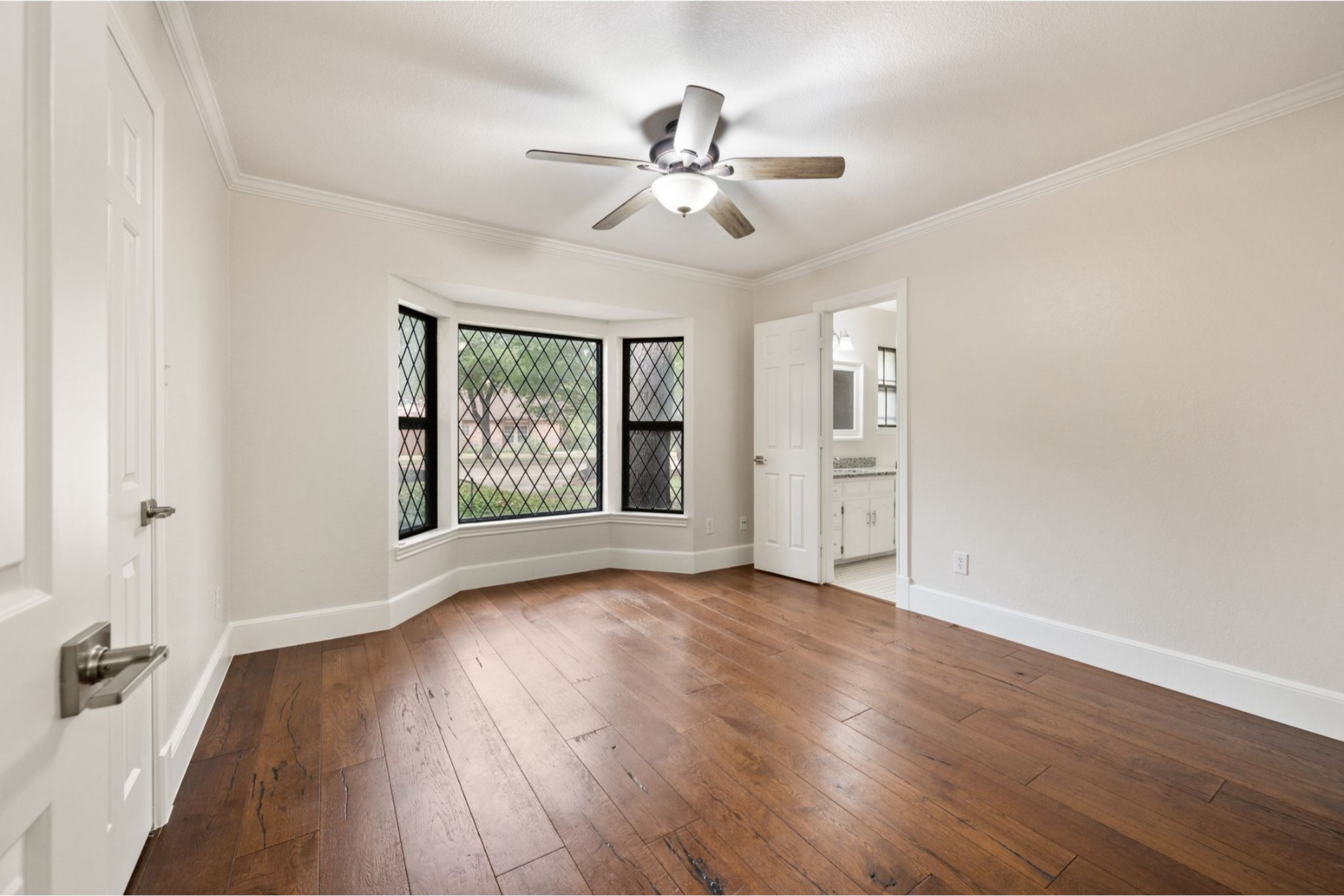 2 Lake Forest Drive 