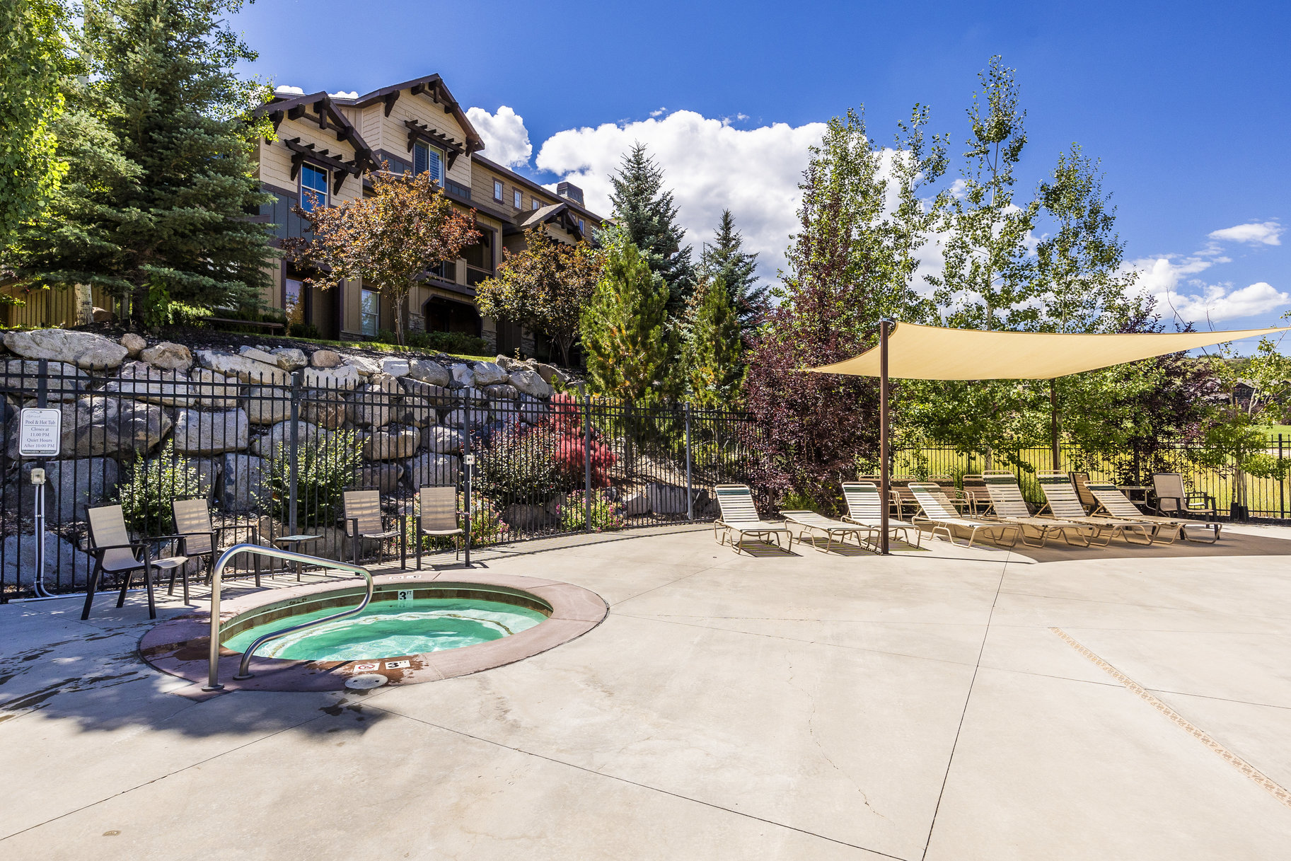 13386 N Alexis Dr