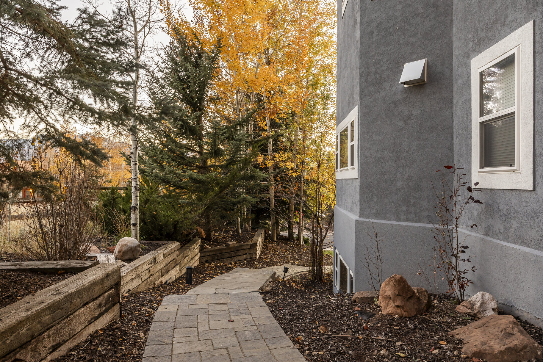 2546 Lower Lando Lane