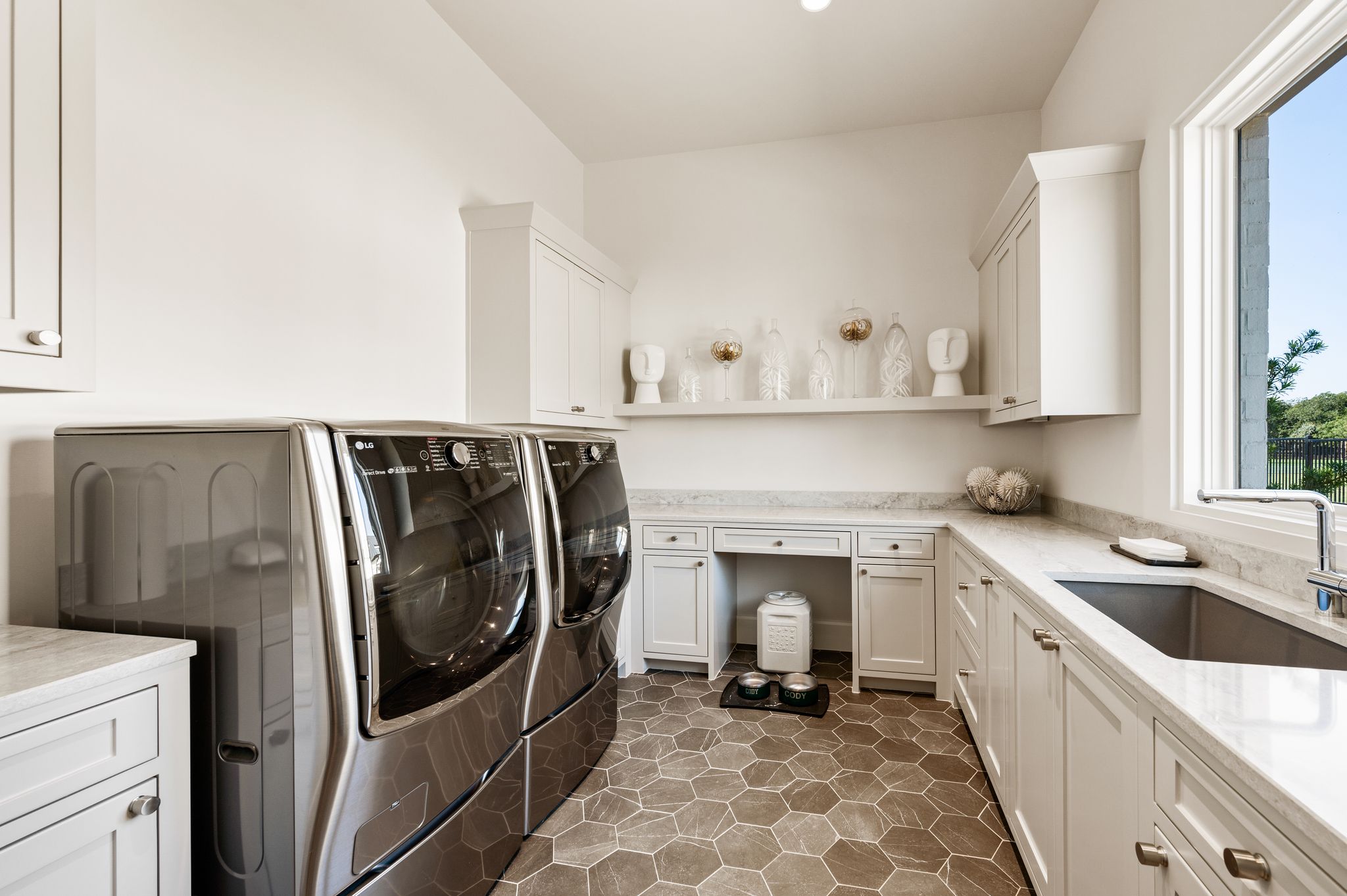 4404 Saddleback Lane 