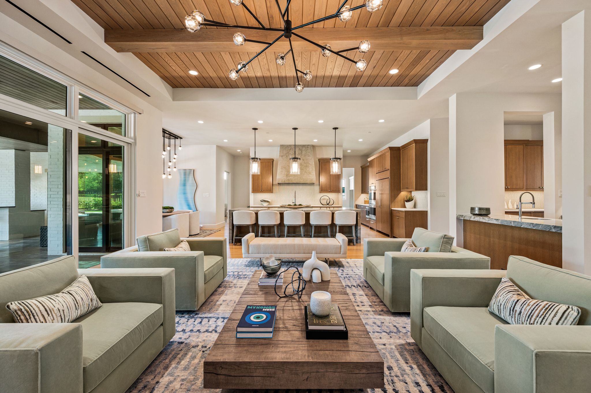 4404 Saddleback Lane 