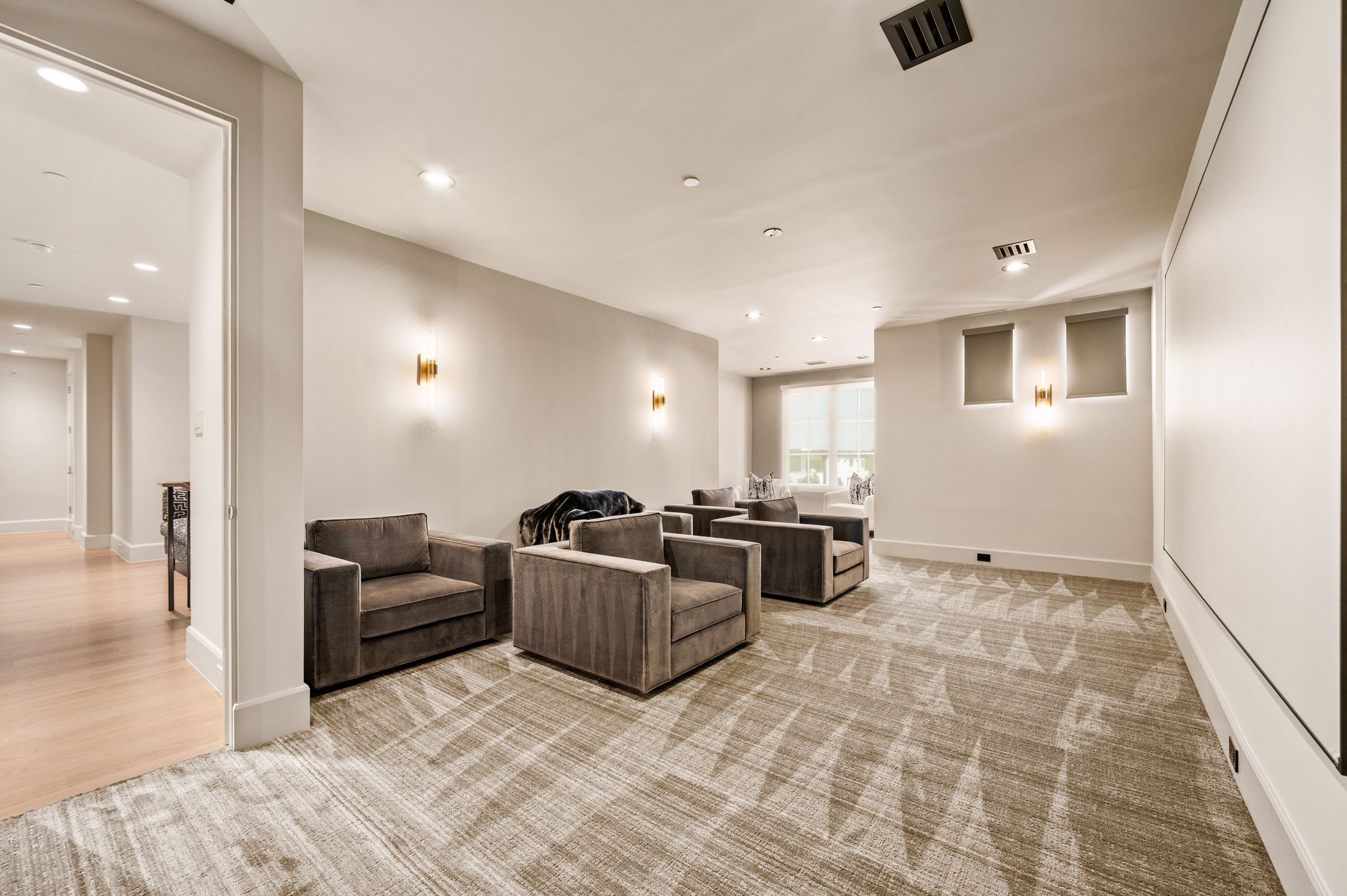 4404 Saddleback Lane 
