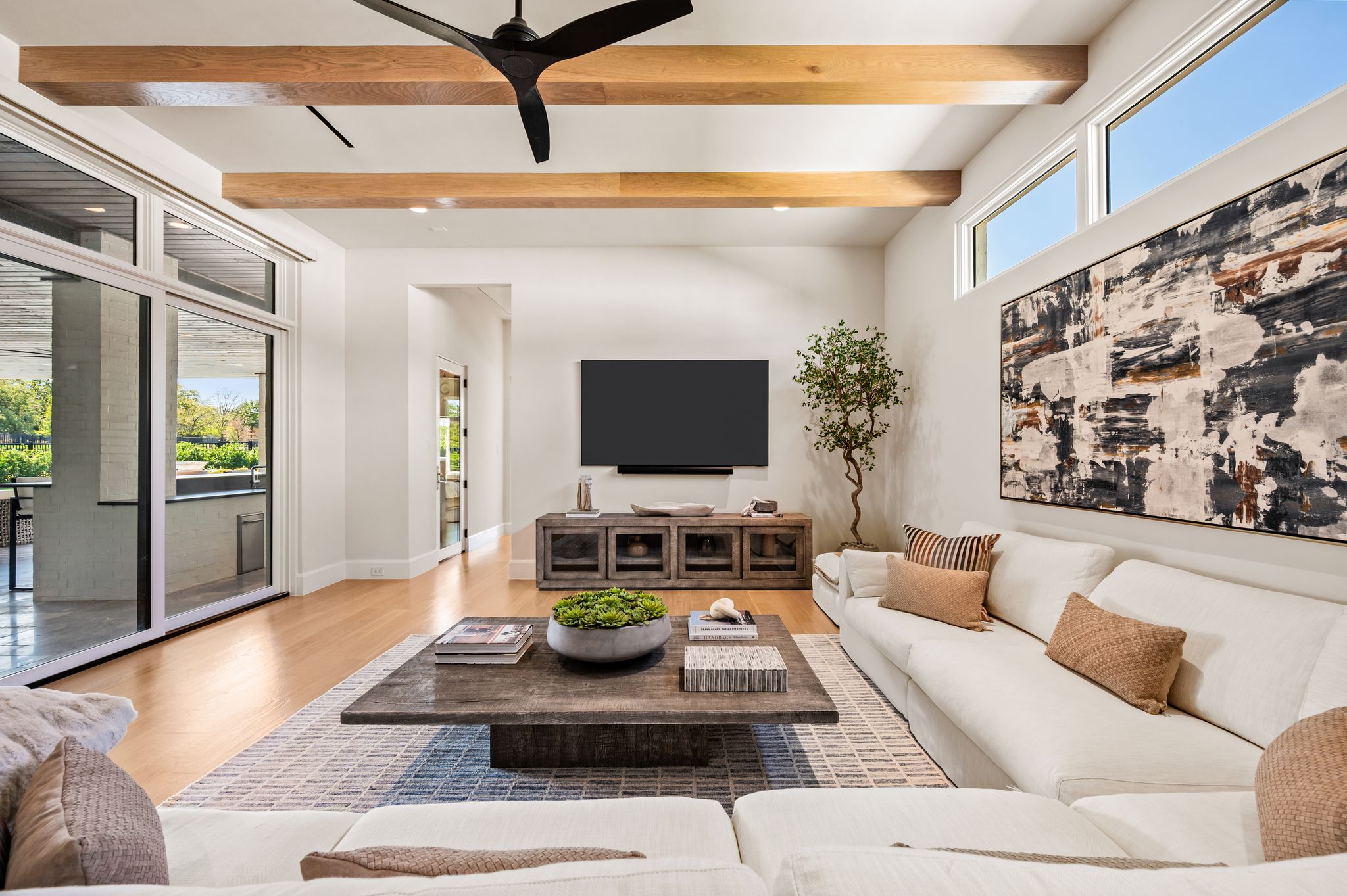 4404 Saddleback Lane 